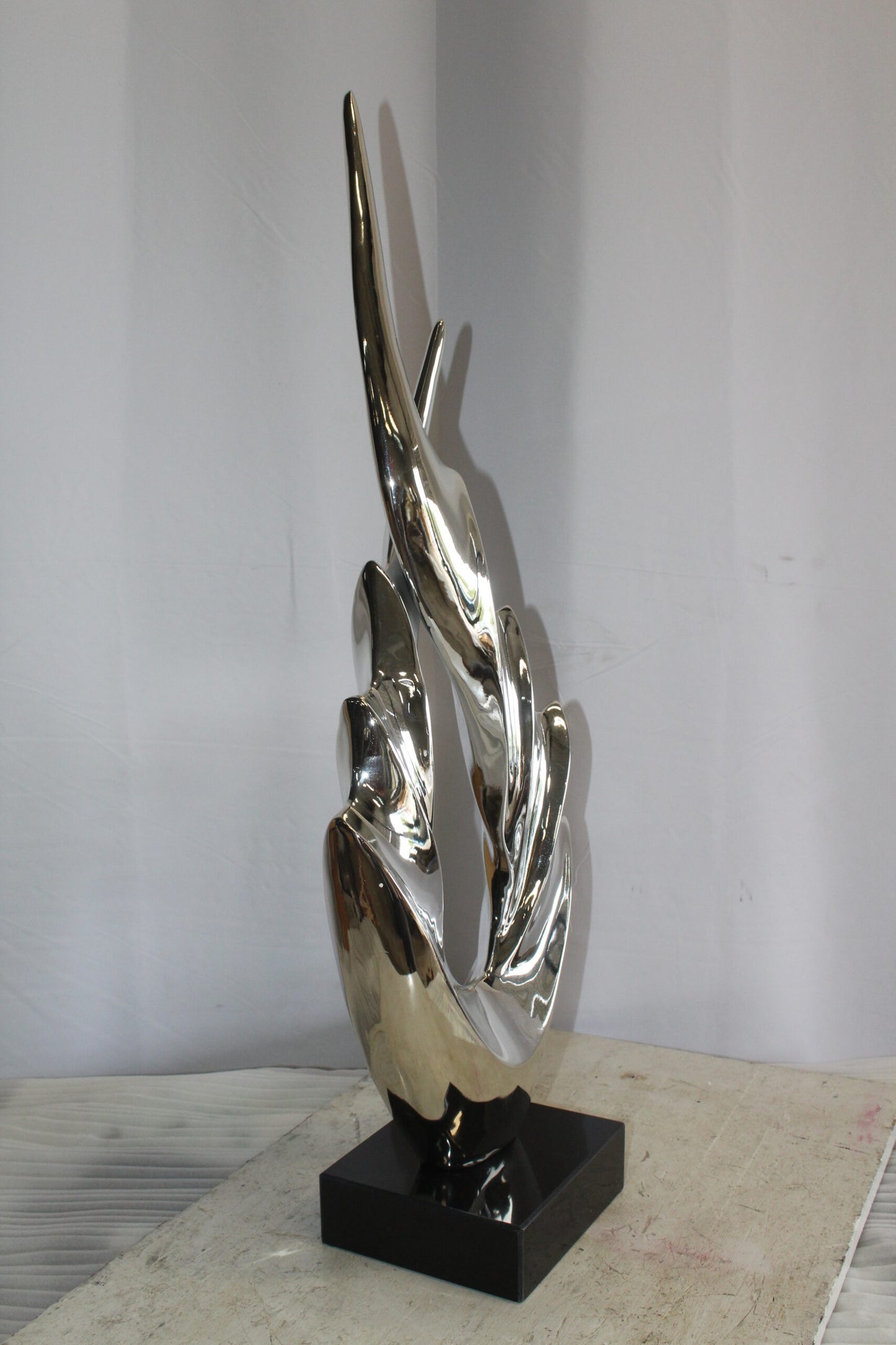 Silver Modern Abstract Resin Statue on Marble Base 13" x 7" x 36"H