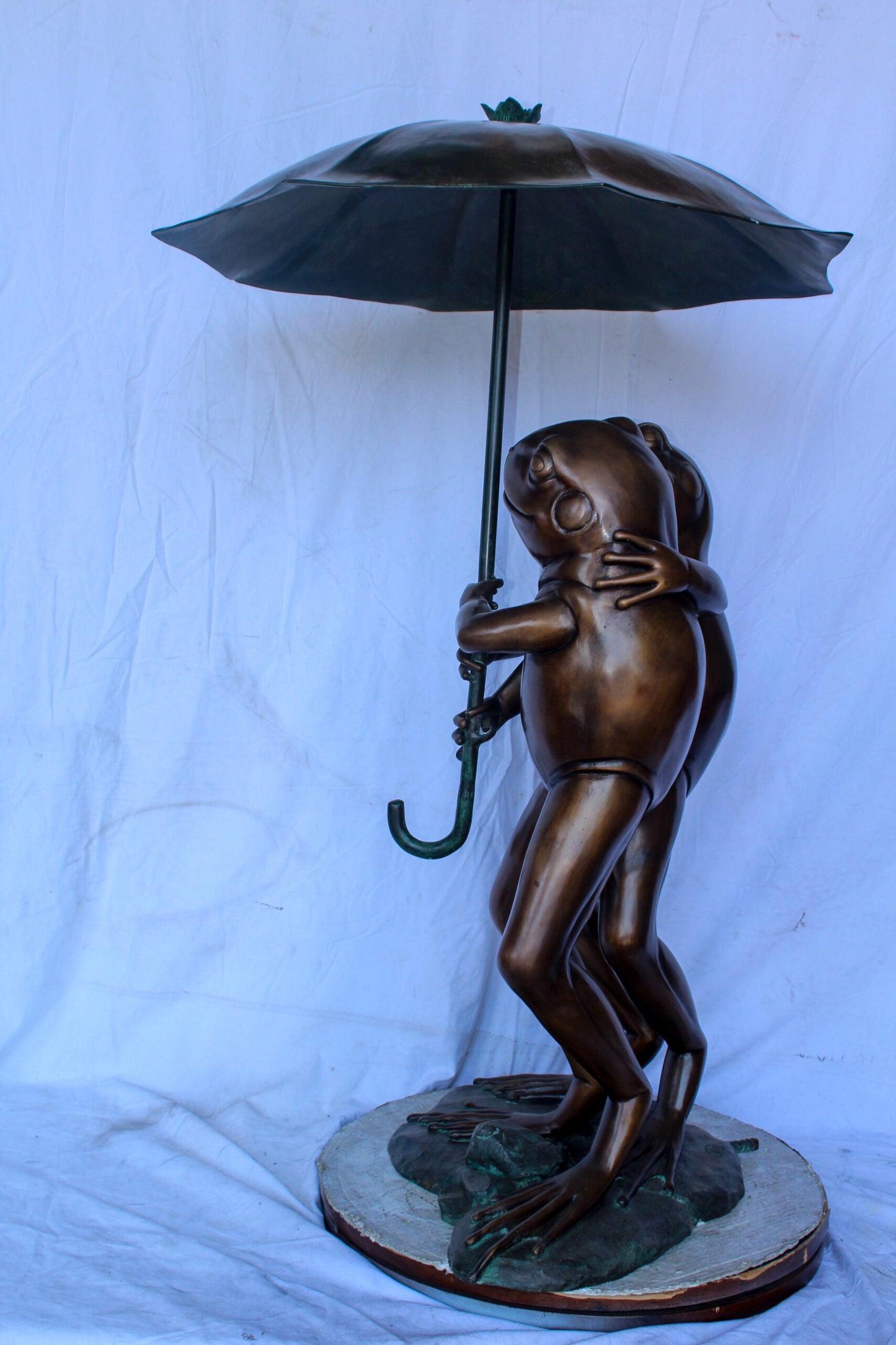 Bronze Fountain, Two Frogs with Umbrella, Playful Garden Decor 33" x 33" x 51"H