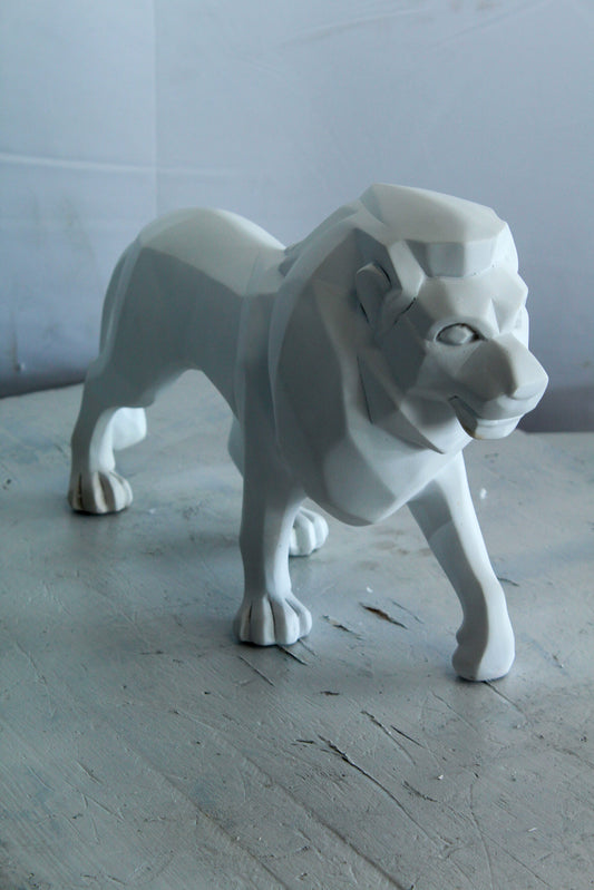 Nifao Modern Resin Lion Statue – Geometric Indoor/Outdoor Sculpture, Matte White Polygon Design, Contemporary Minimalist Animal Decor for Homes, Offices, Galleries & Modern Interiors17 x 5" x 9"H