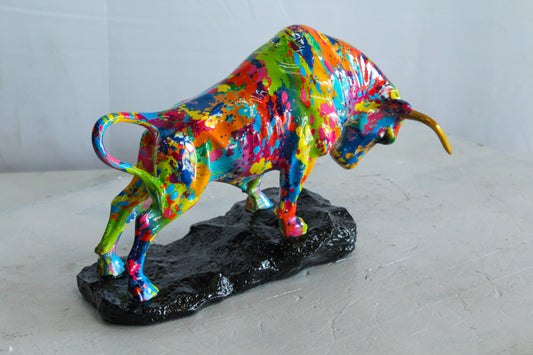 Nifao Resin Bull Statue – Colorful Indoor/Outdoor Charging Bull Sculpture, Vibrant Splatter Art Finish with Gold Horns, Modern Pop Art Animal Figurine for Homes, Offices & Gallery Decor 14" x 4" x 9"H