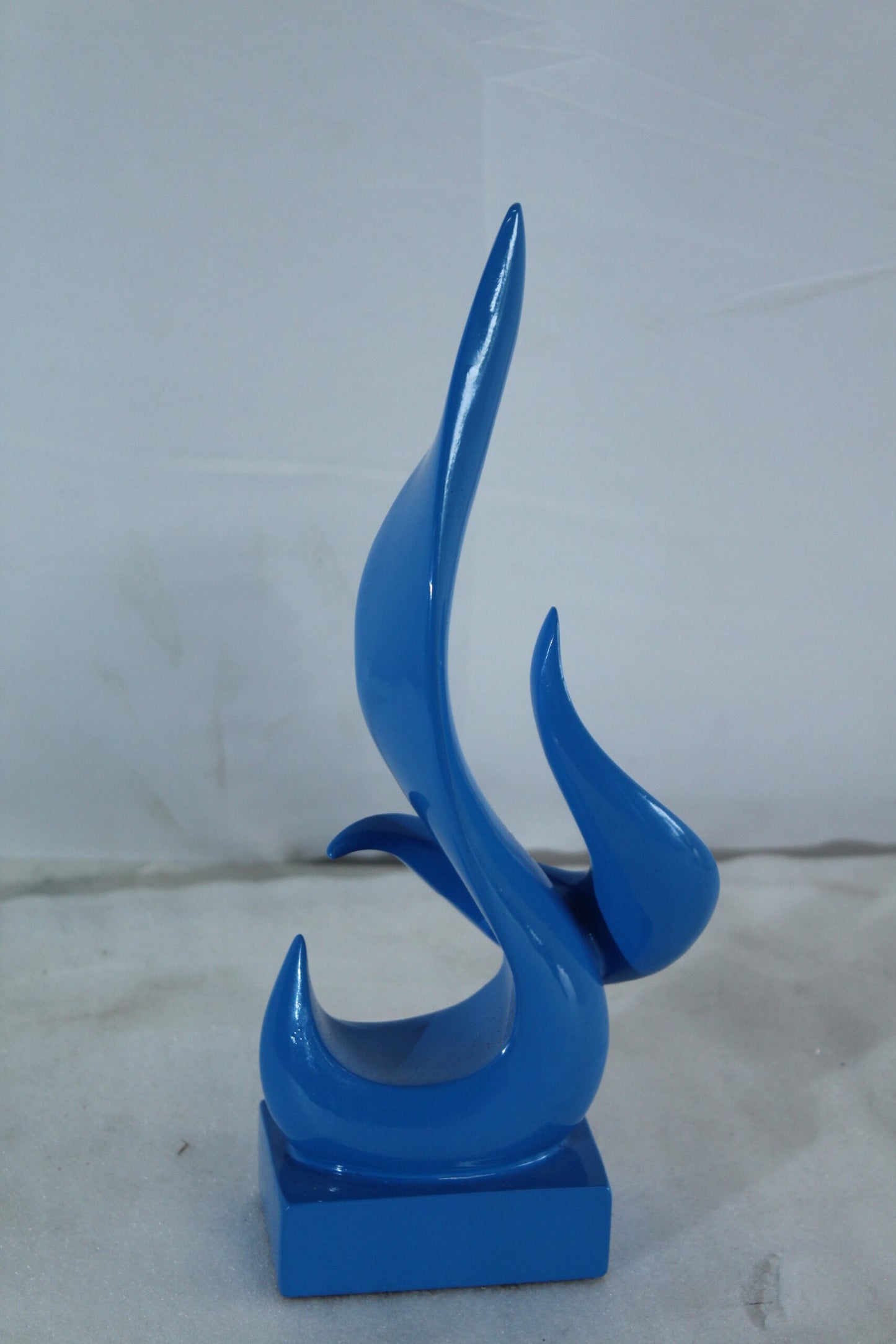 NIFAO Resin Abstract Flame Sculpture –Bold Blue Indoor/Outdoor Modern Art Statue with Glossy Finish, Contemporary Decorative Accent for Homes, Offices & Creative Spaces 6" x 3" x 12"H