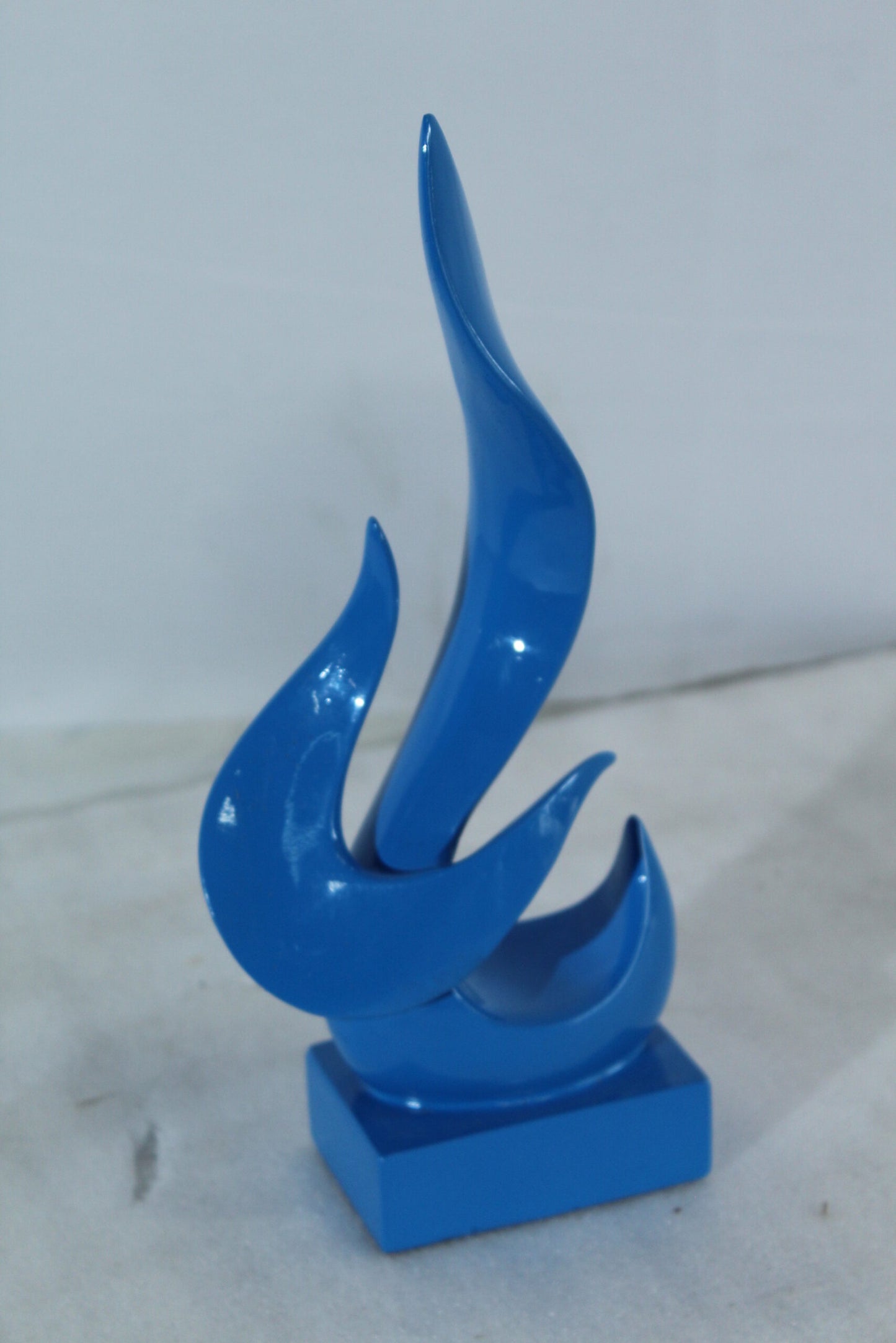 NIFAO Resin Abstract Flame Sculpture –Bold Blue Indoor/Outdoor Modern Art Statue with Glossy Finish, Contemporary Decorative Accent for Homes, Offices & Creative Spaces 6" x 3" x 12"H