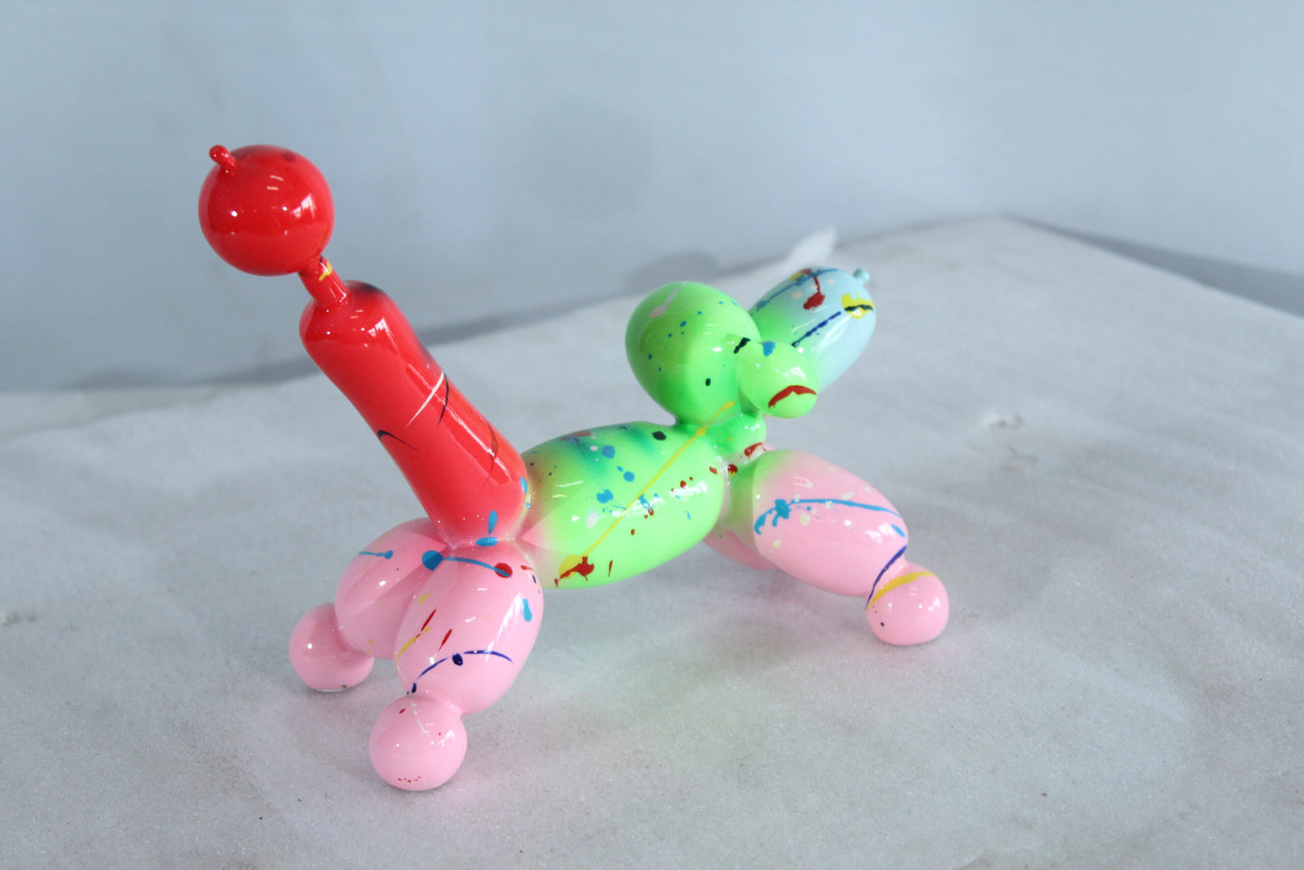 Nifao Resin Balloon Dog Statue –Colorful Indoor/Outdoor Pop Art Sculpture with Glossy Multicolor Finish, Playful Decorative Figurine for Kids Rooms, Homes, Art-Themed Collections 8" x 4" x 7"H