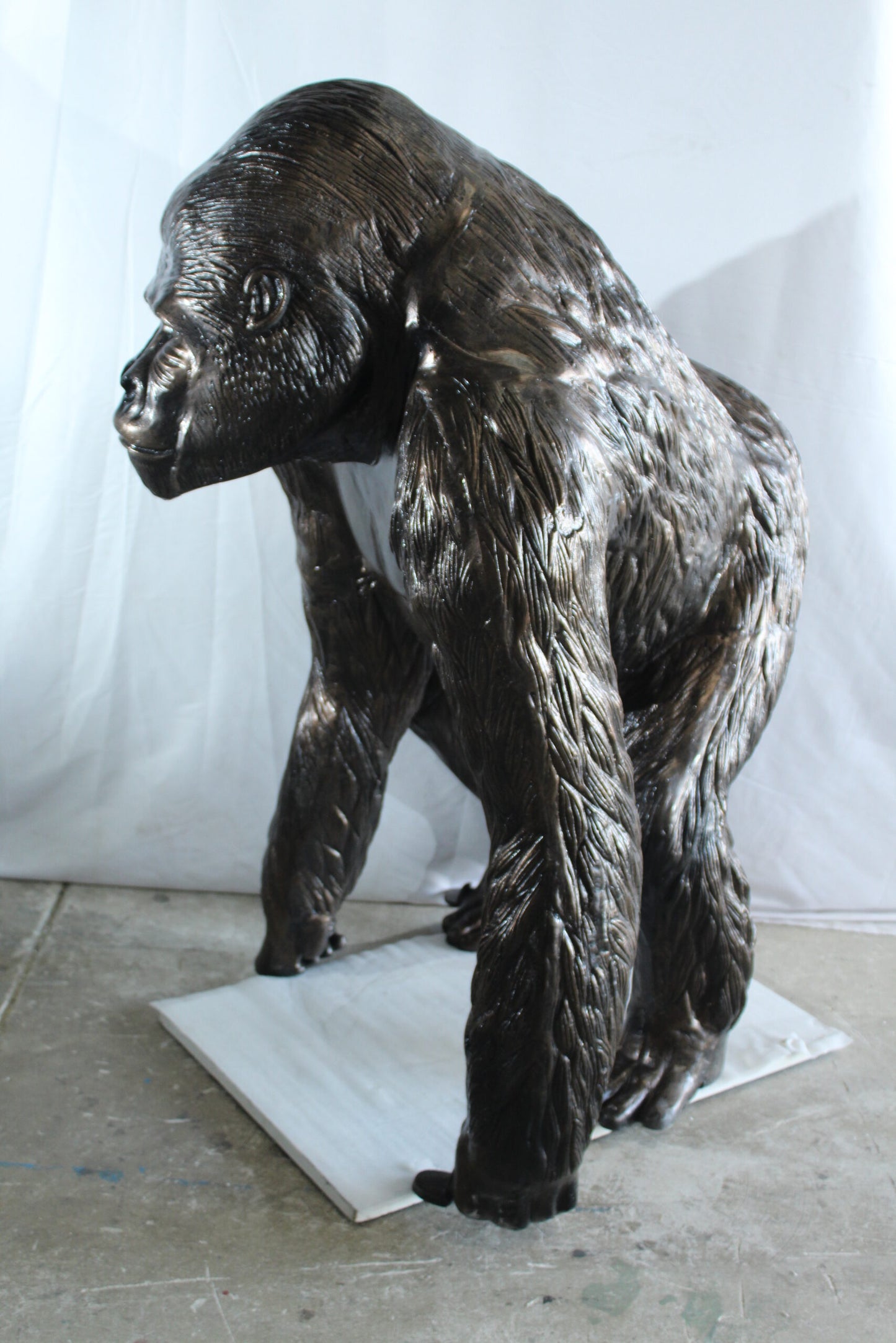 NIFAO Giant Aluminum Gorilla Statue – Walking Gorilla Sculpture with Intricate Fur Detailing for Wildlife & Garden Décor - 43" x 36" x 49"H