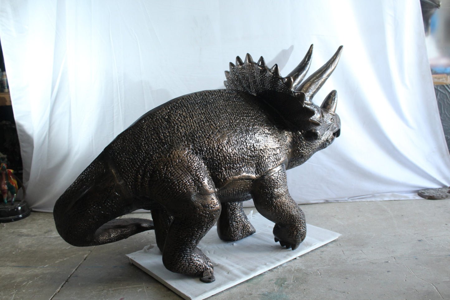NIFAO Giant Aluminum Triceratops Statue – 57" Long Dinosaur Sculpture with Detailed Scales & Horns for Outdoor Exhibits & Themed Décor – 57" x 26" x 35"H