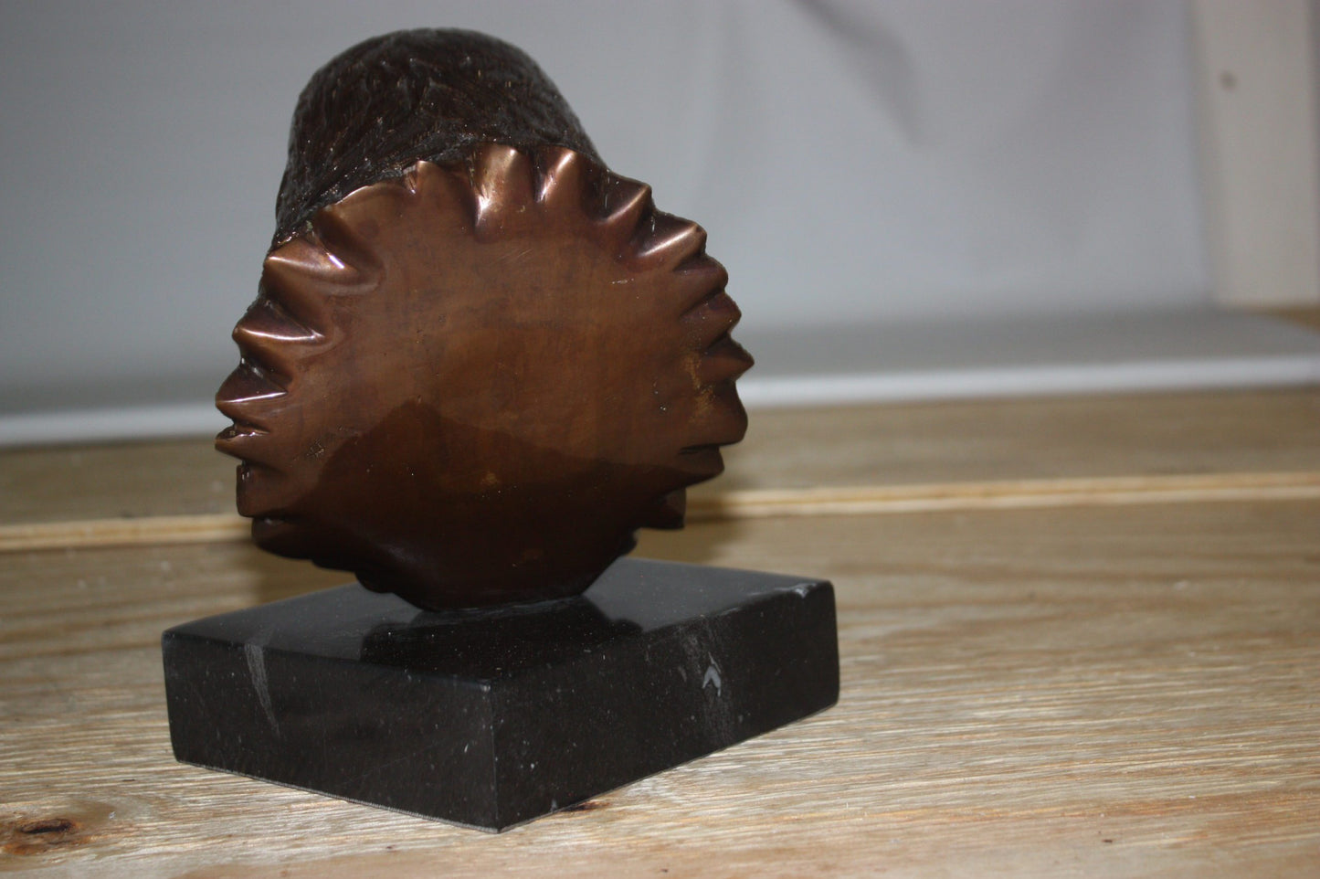Eagle head - Bronze Statue - Size: 10"L x 6"W x 8.5"H.