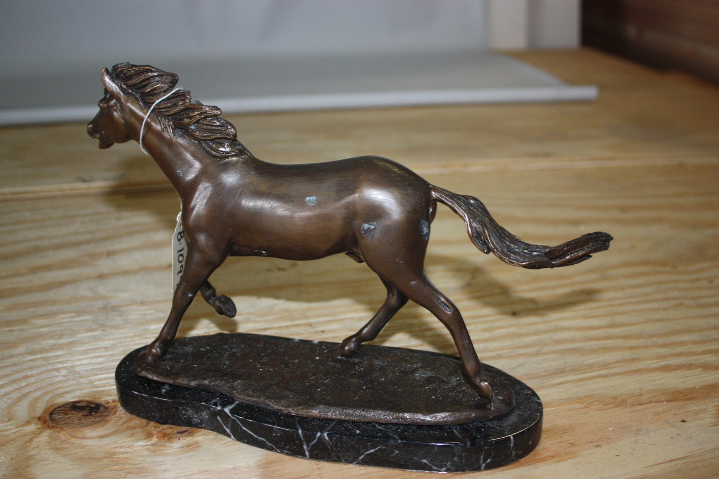 Running horse - Bronze Statue - Size: 12"L x 4"W x 8"H.