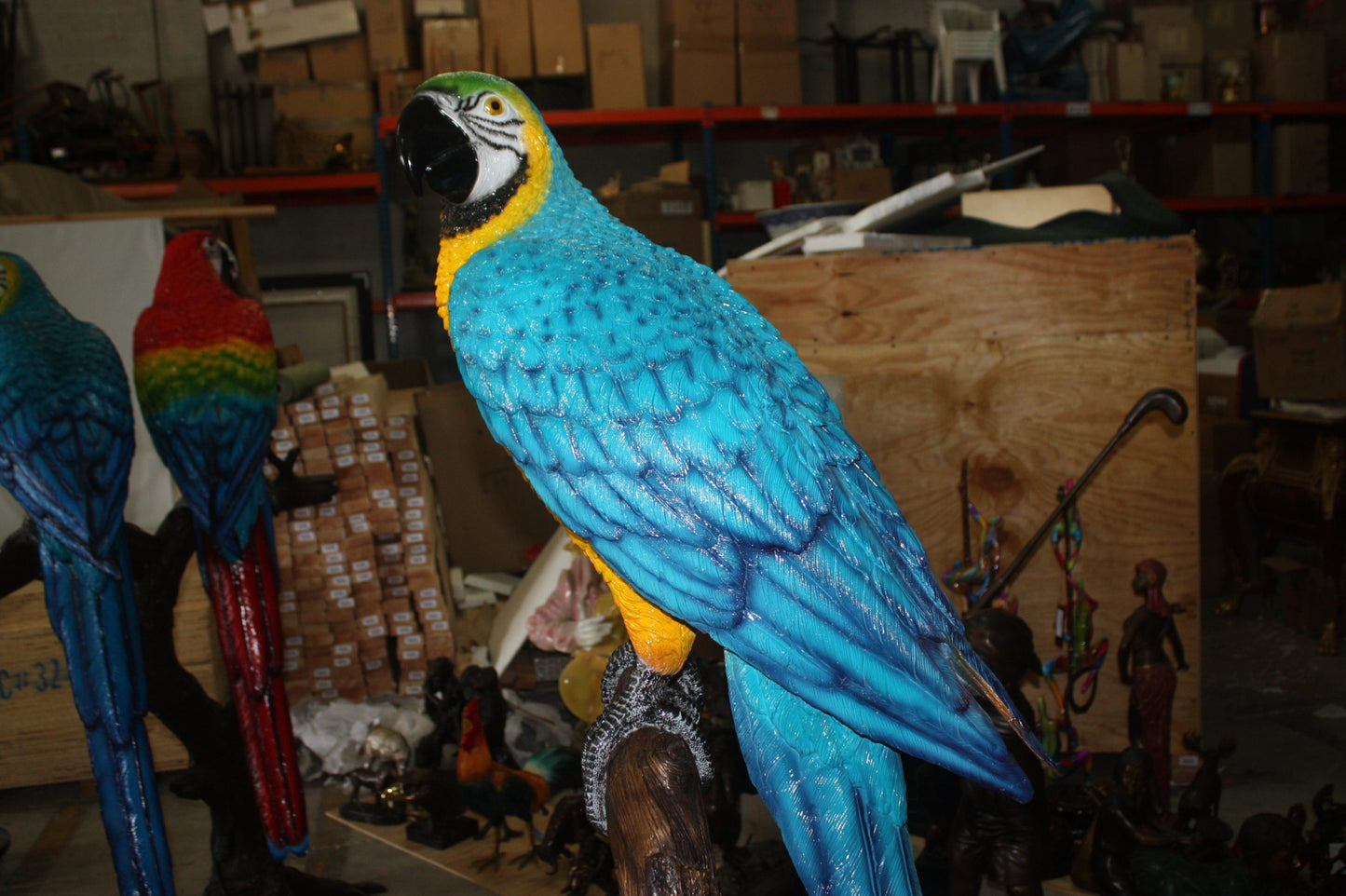 Single Parrot on a tree - Bronze Statue - Size: 30"L x 24"W x 66"H.