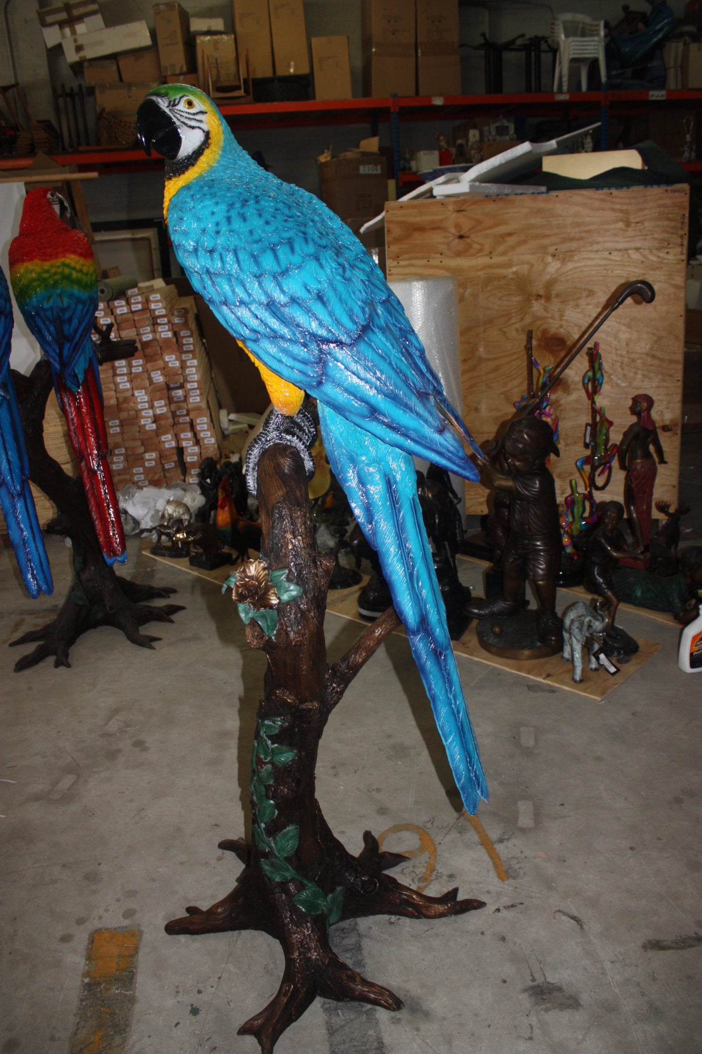 Single Parrot on a tree - Bronze Statue - Size: 30"L x 24"W x 66"H.