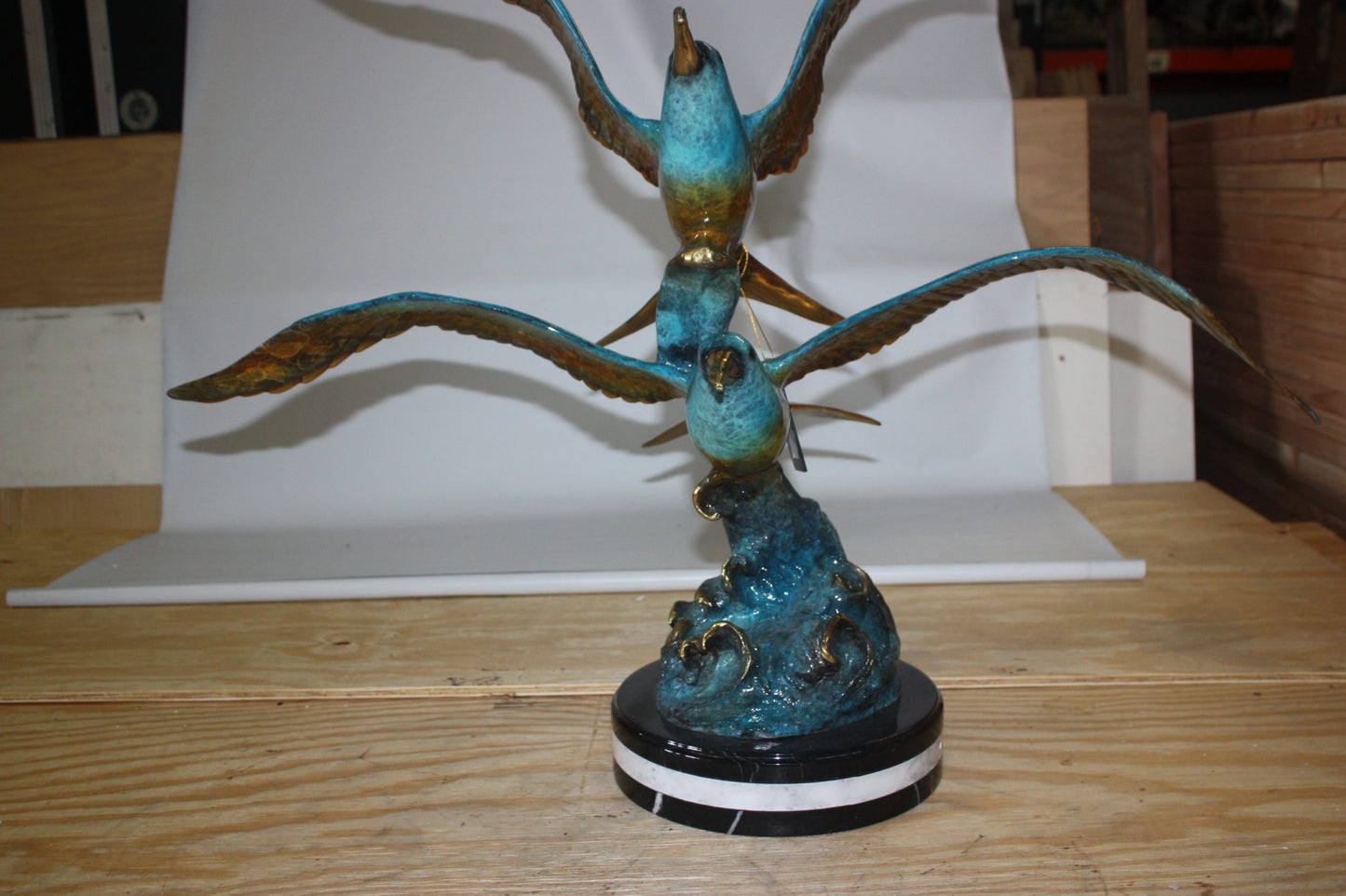 Two Seagull flying - Bronze Statue - Size: 36"L x 17"W x 27"H.