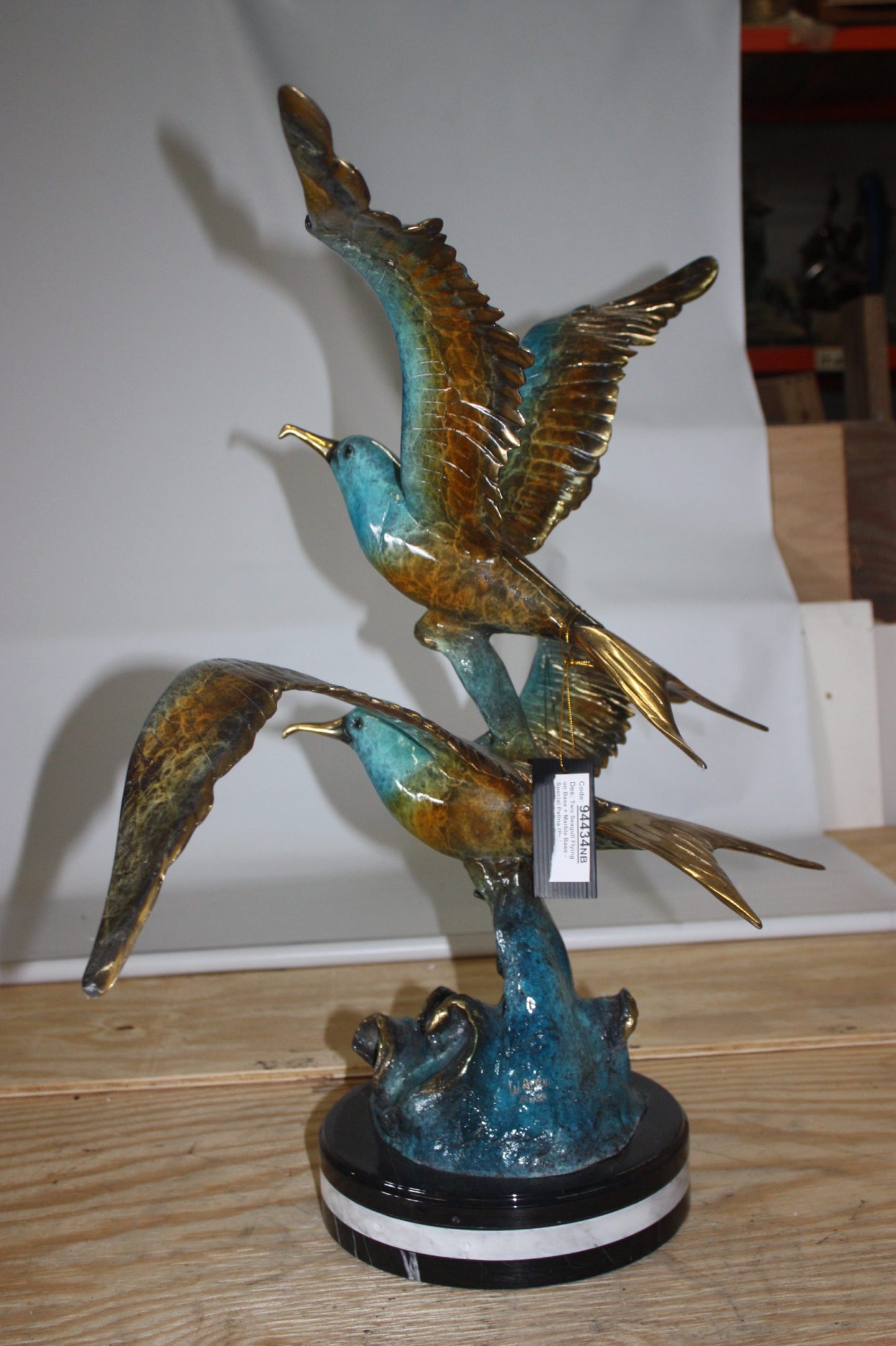 Two Seagull flying - Bronze Statue - Size: 36"L x 17"W x 27"H.