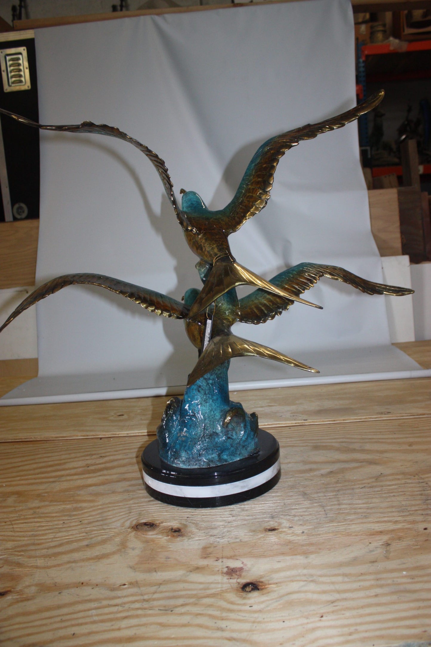Two Seagull flying - Bronze Statue - Size: 36"L x 17"W x 27"H.