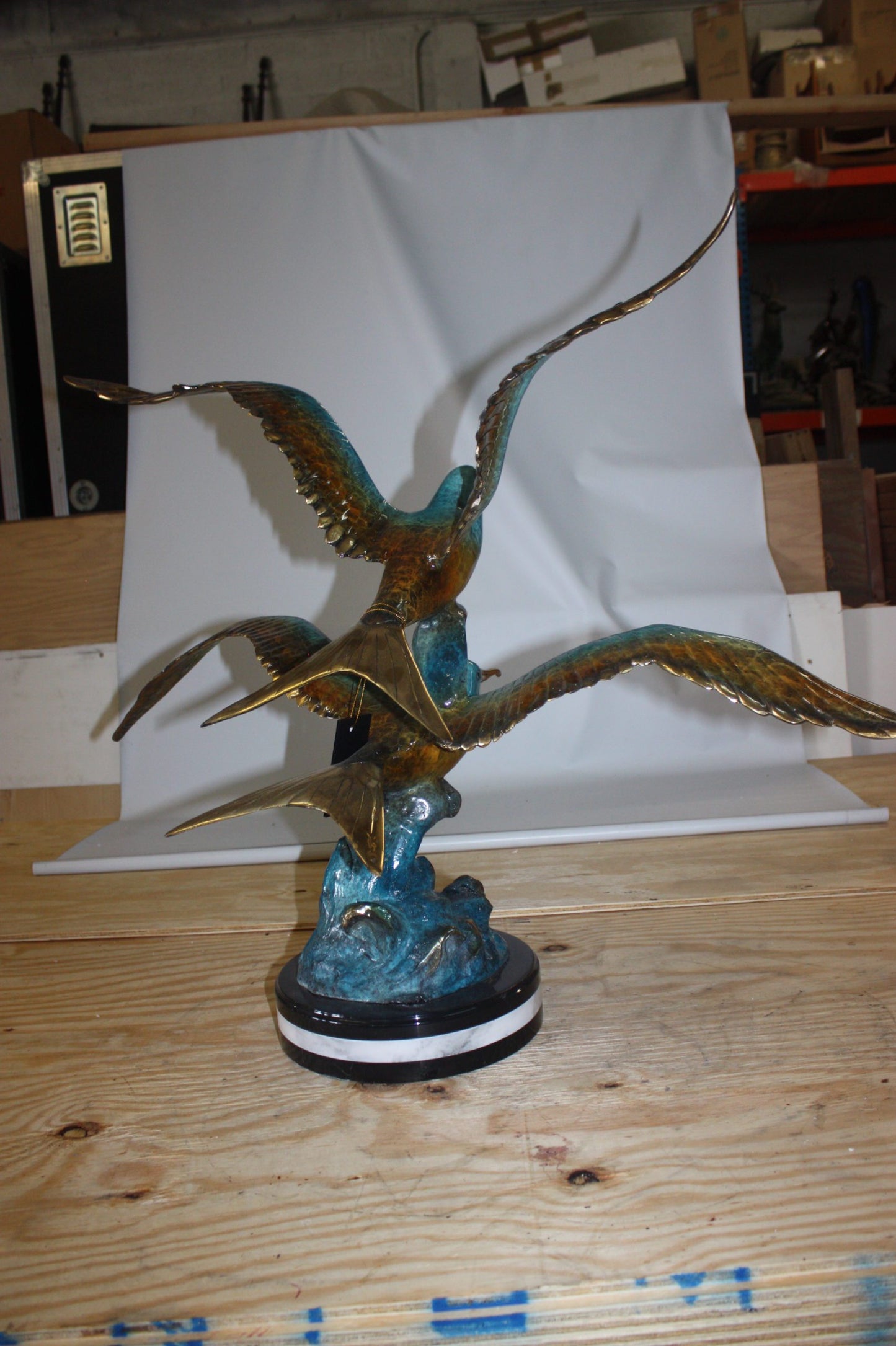 Two Seagull flying - Bronze Statue - Size: 36"L x 17"W x 27"H.