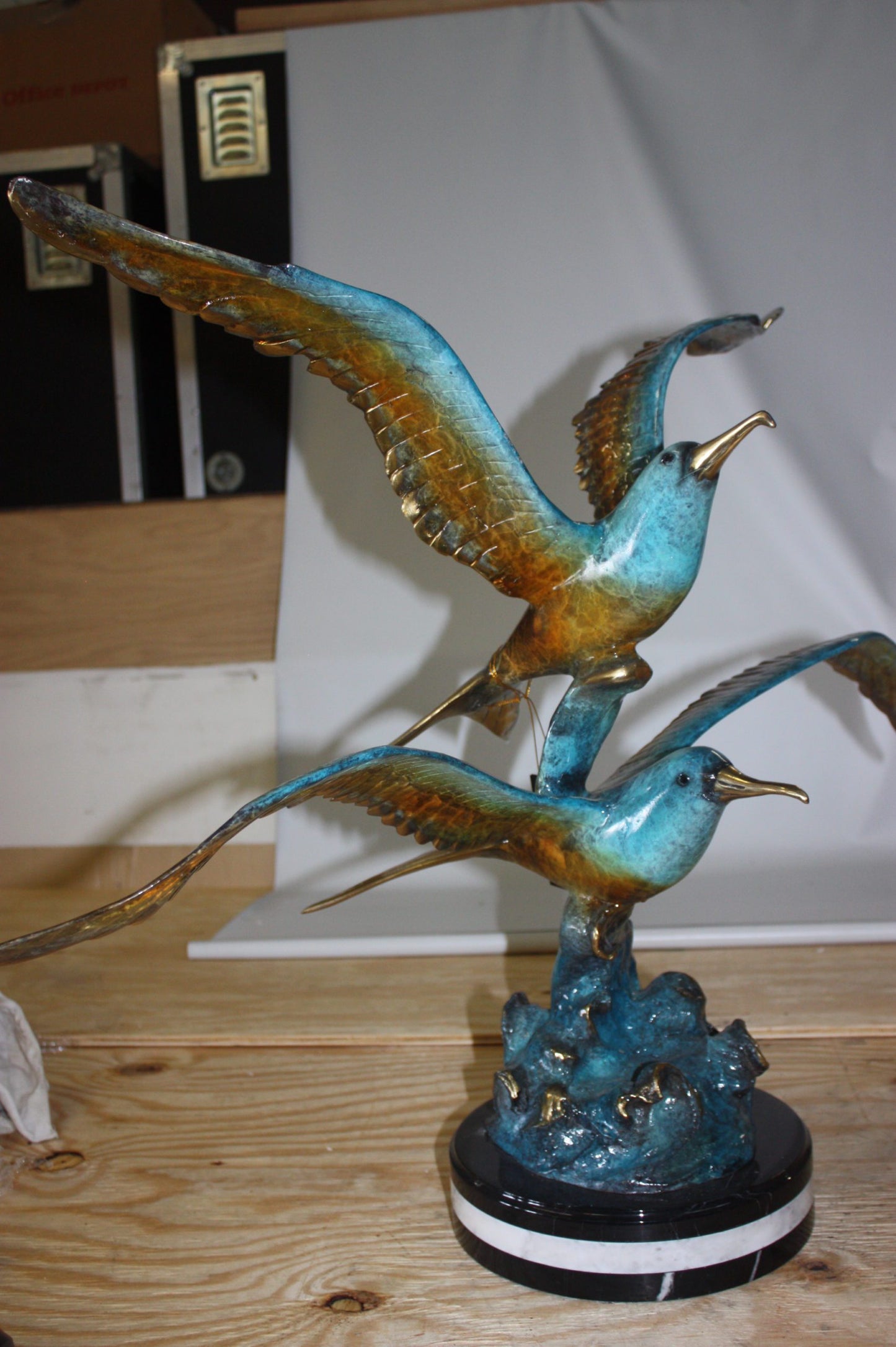 Two Seagull flying - Bronze Statue - Size: 36"L x 17"W x 27"H.