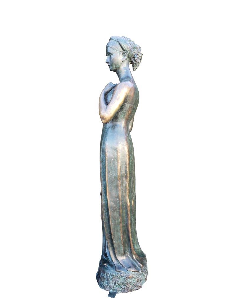 Juliet Capulet Bronze replica Munich Germany -  Size: 21"L x 20"W x 84"H.