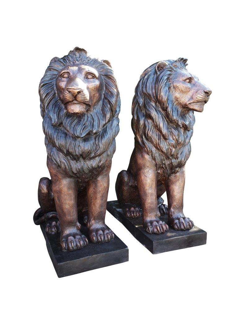Pair of Life-size lions bronze statues - Size: 17"L x 35"W x 47"H.