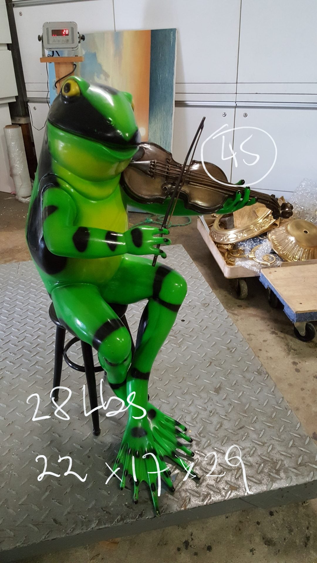 Frog plays violin Bronze Statue - Size: 22"L x 17"W x 26"H.
