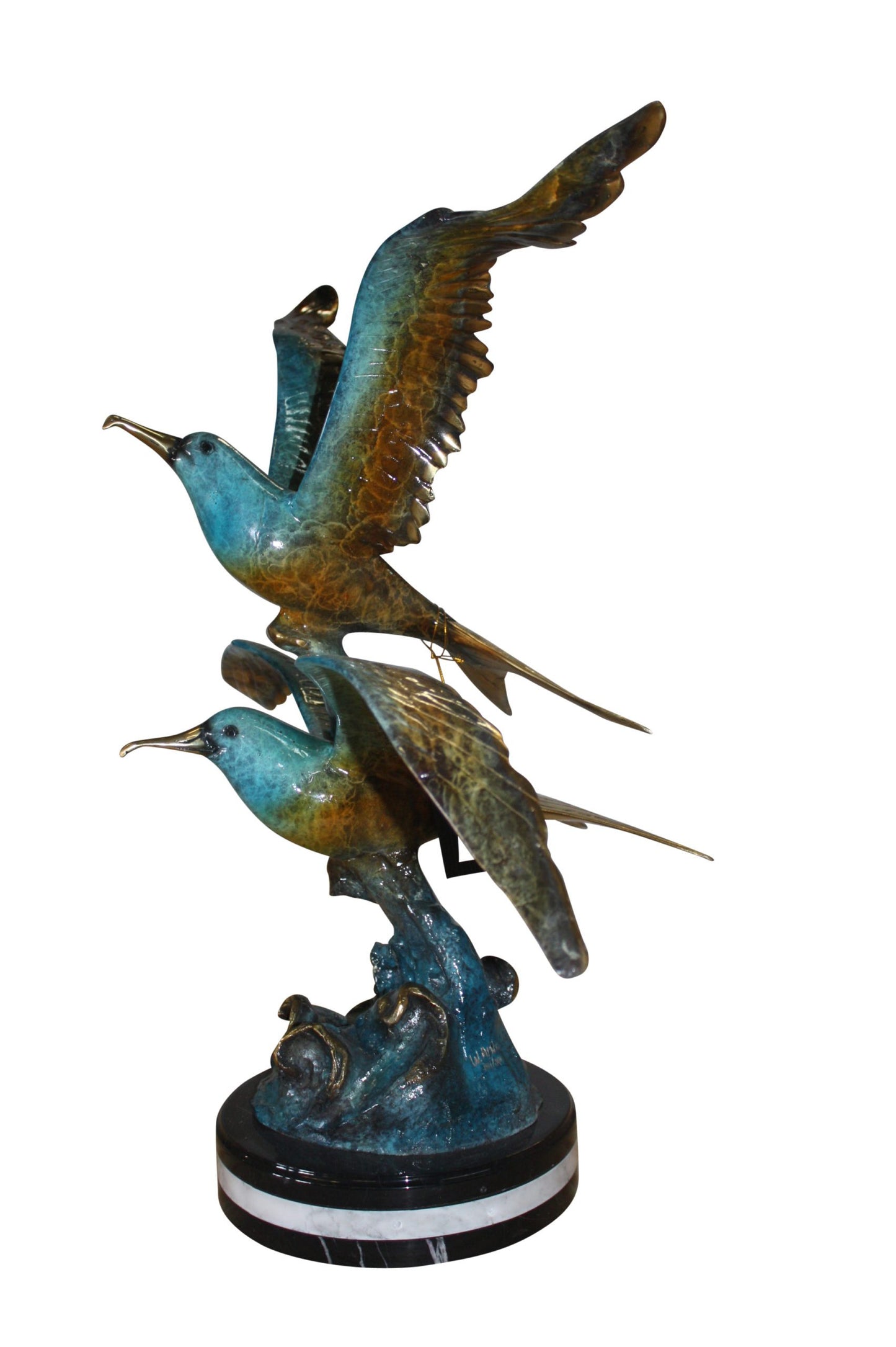 Two Seagull flying - Bronze Statue - Size: 36"L x 17"W x 27"H.