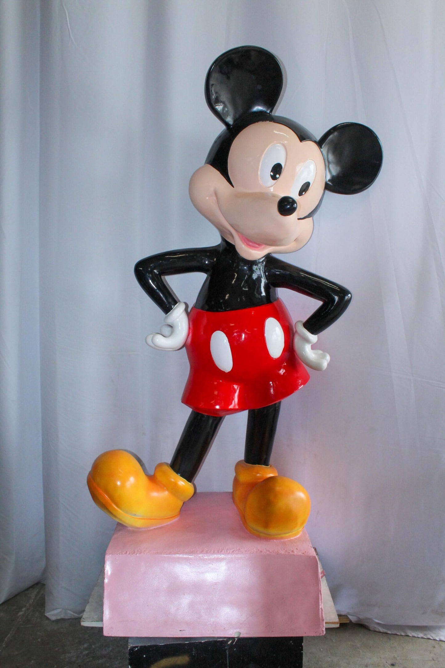 Large Cartoon Mouse Statue Holding Flower Bouquet 35" x 26" x 73"H