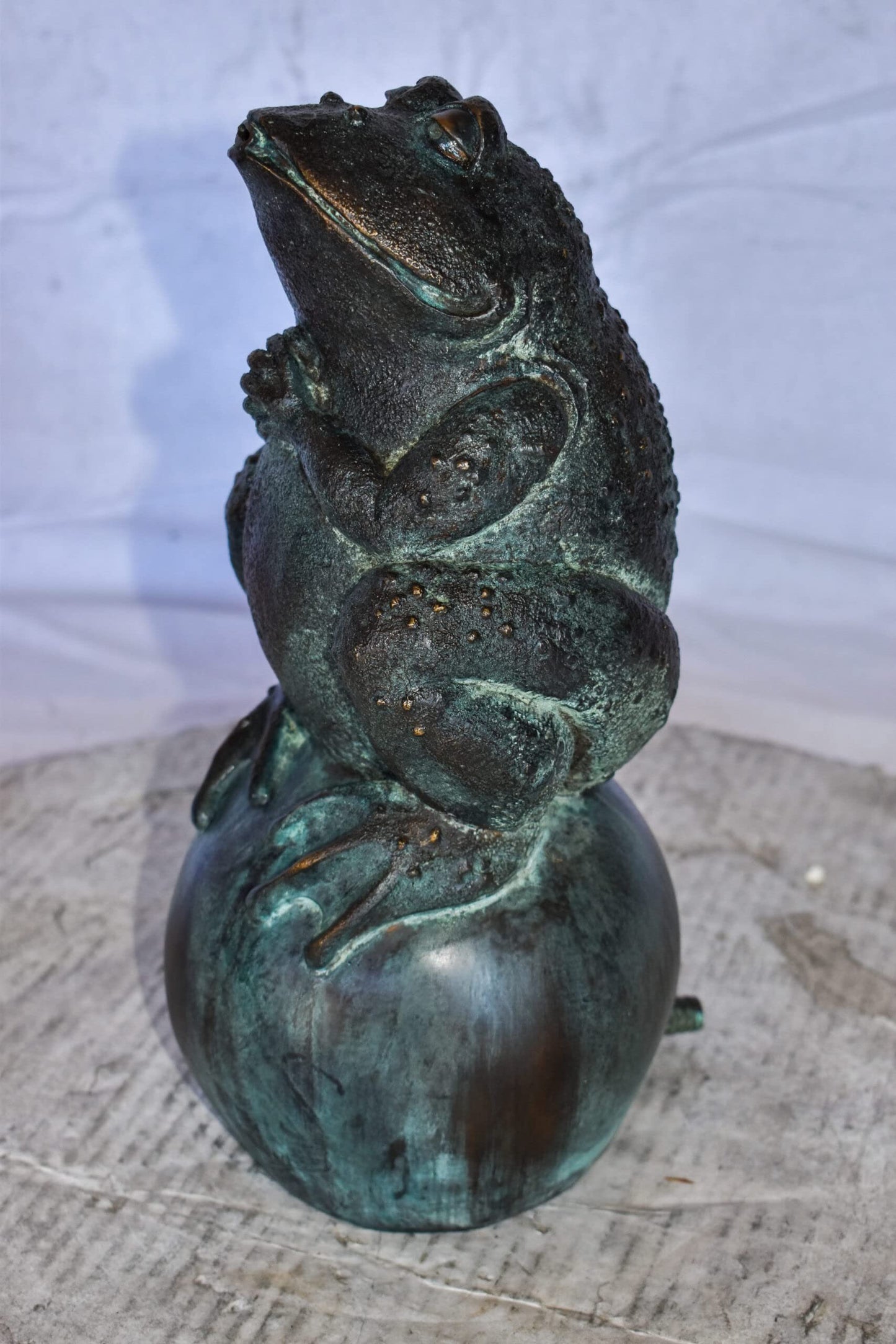Frog With Green Patina Bronze Fountain Statue