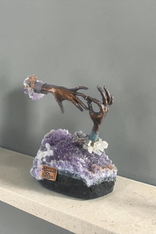 Casasola Engagement Bronze Hands on Amethyst Geode Ebano 7"x6"x8"H
