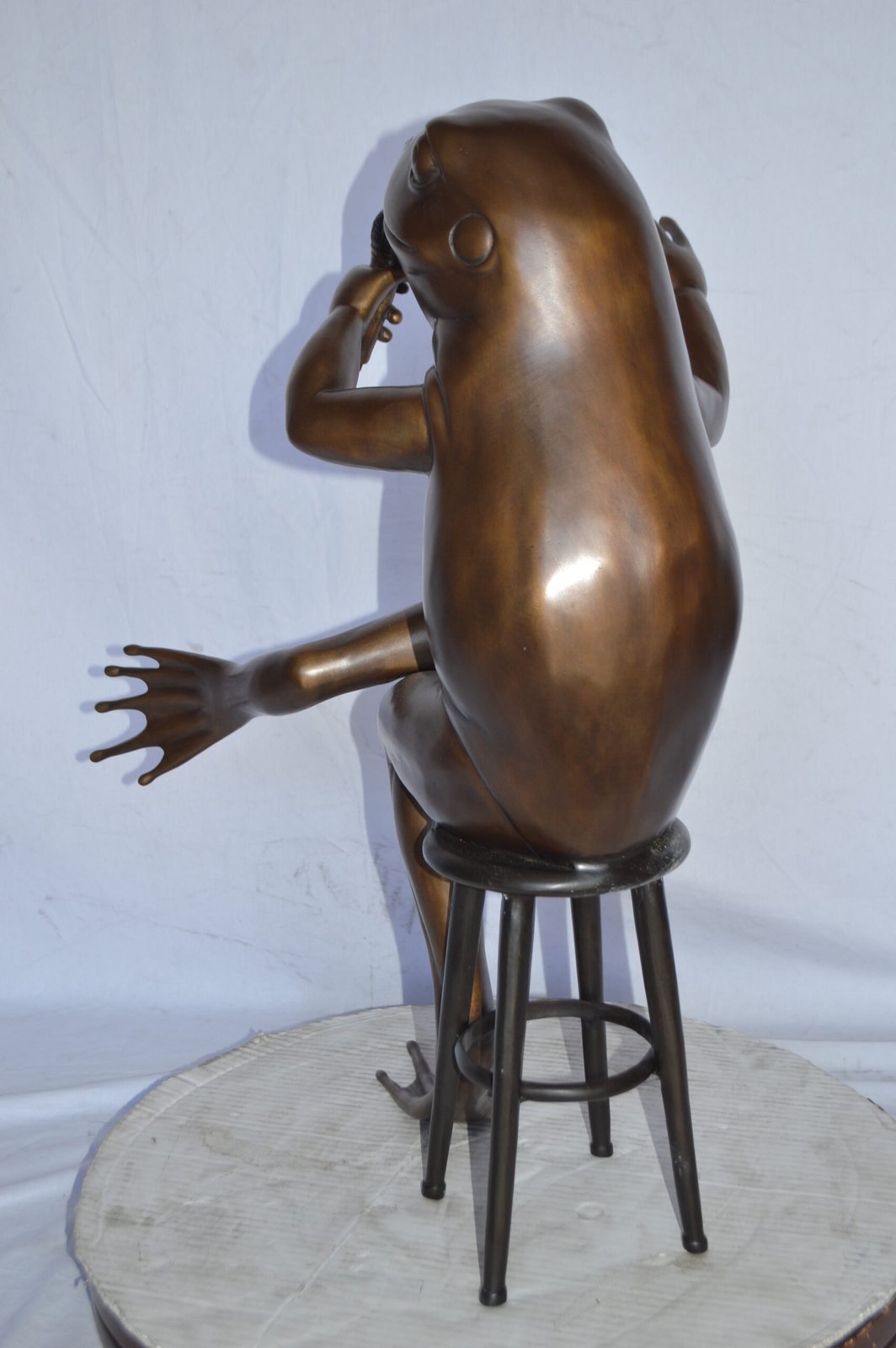 Comedic Frog bronze statue - Size: 25"L x 20"W x 30"H.
