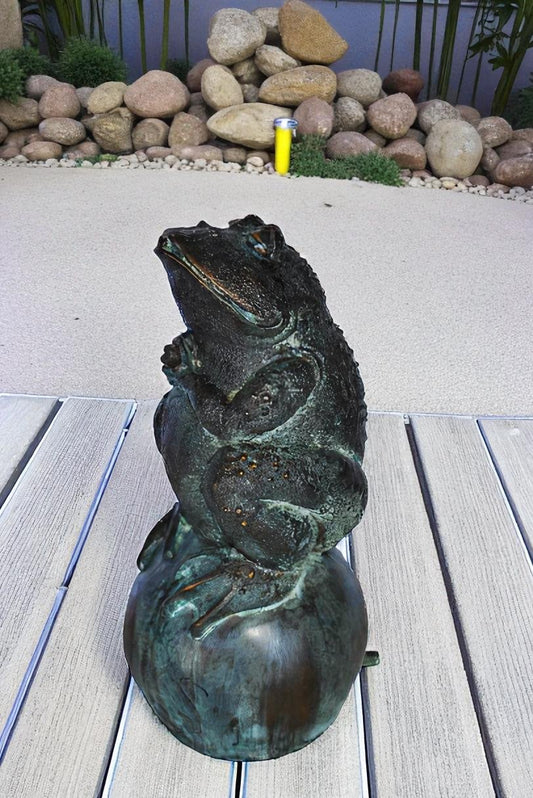 Frog With Green Patina Bronze Fountain Statue