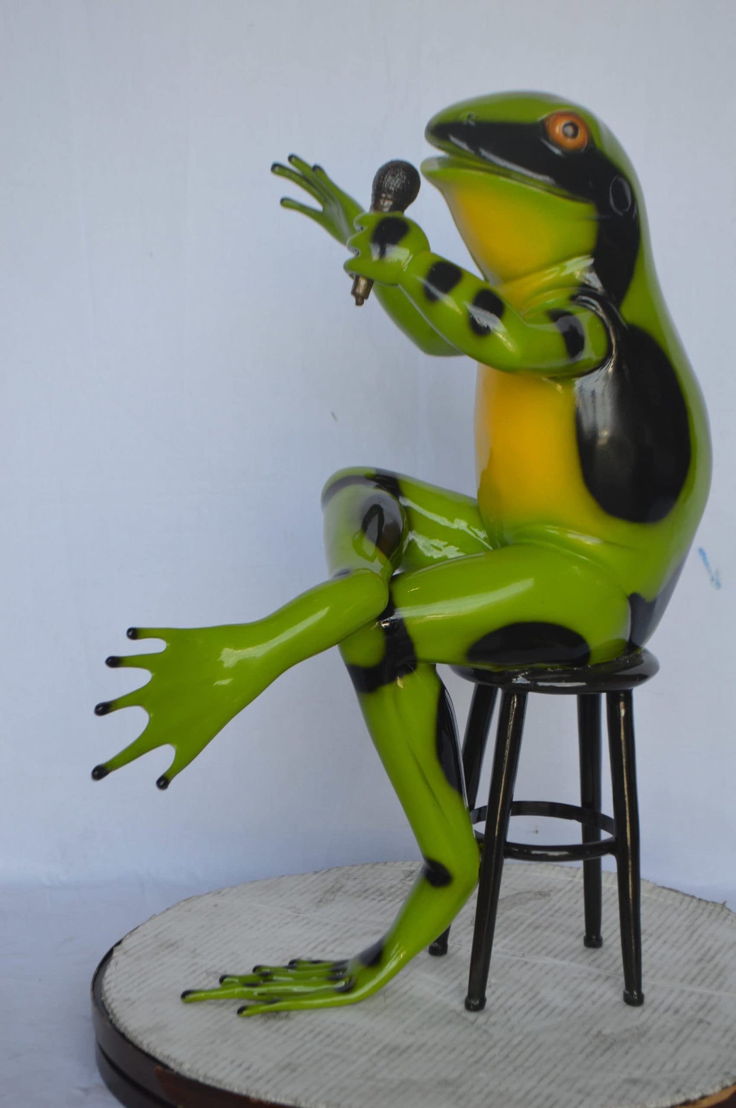 Comedic Green Frog bronze statue - Size: 25"L x 20"W x 30"H.