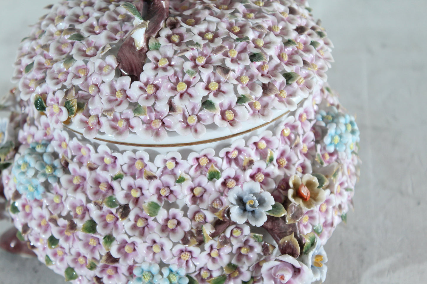 NIFAO Porcelain floral covered box with birds on lid 10"x10"x11"H