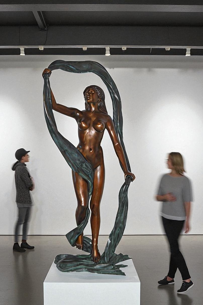 Exotic Fabric Dancer bronze statue Art Nude – Life Size: 18"L x 24"W x 49"H.