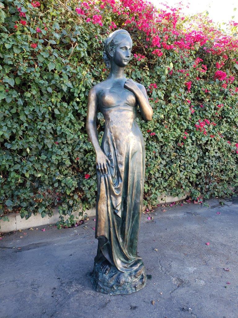 Juliet Capulet Bronze replica Munich Germany -  Size: 21"L x 20"W x 84"H.
