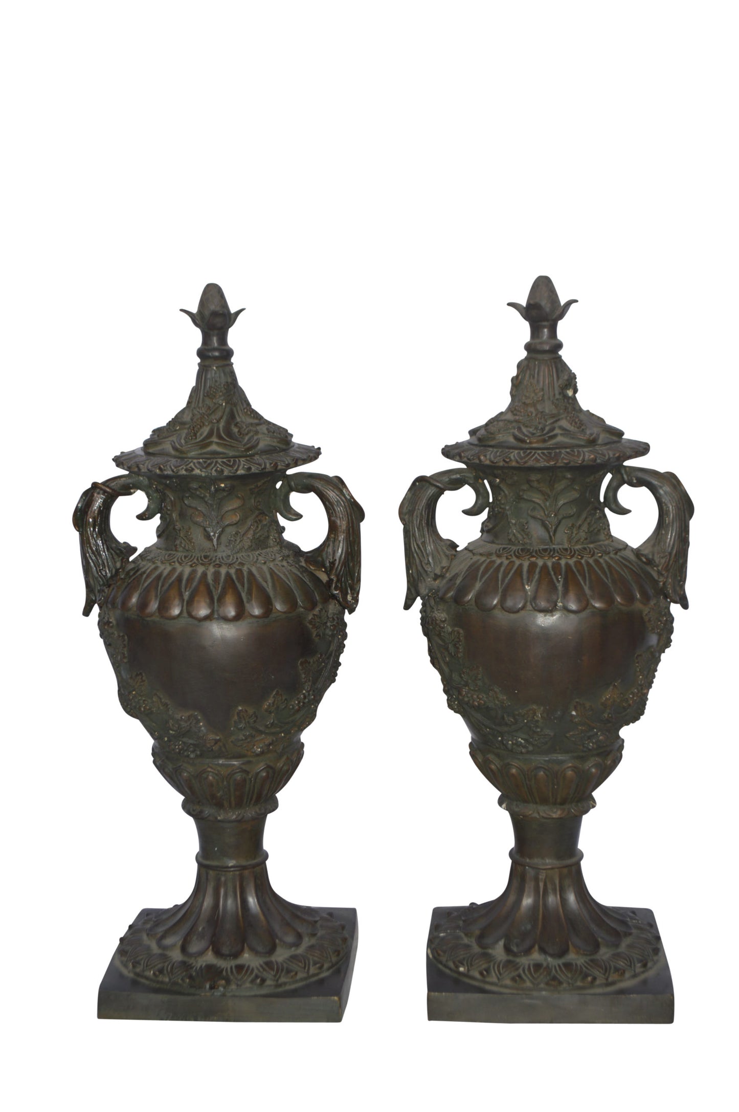 Pair of Urns bronze statue - Size: 10"L x 9"W x 25"H.