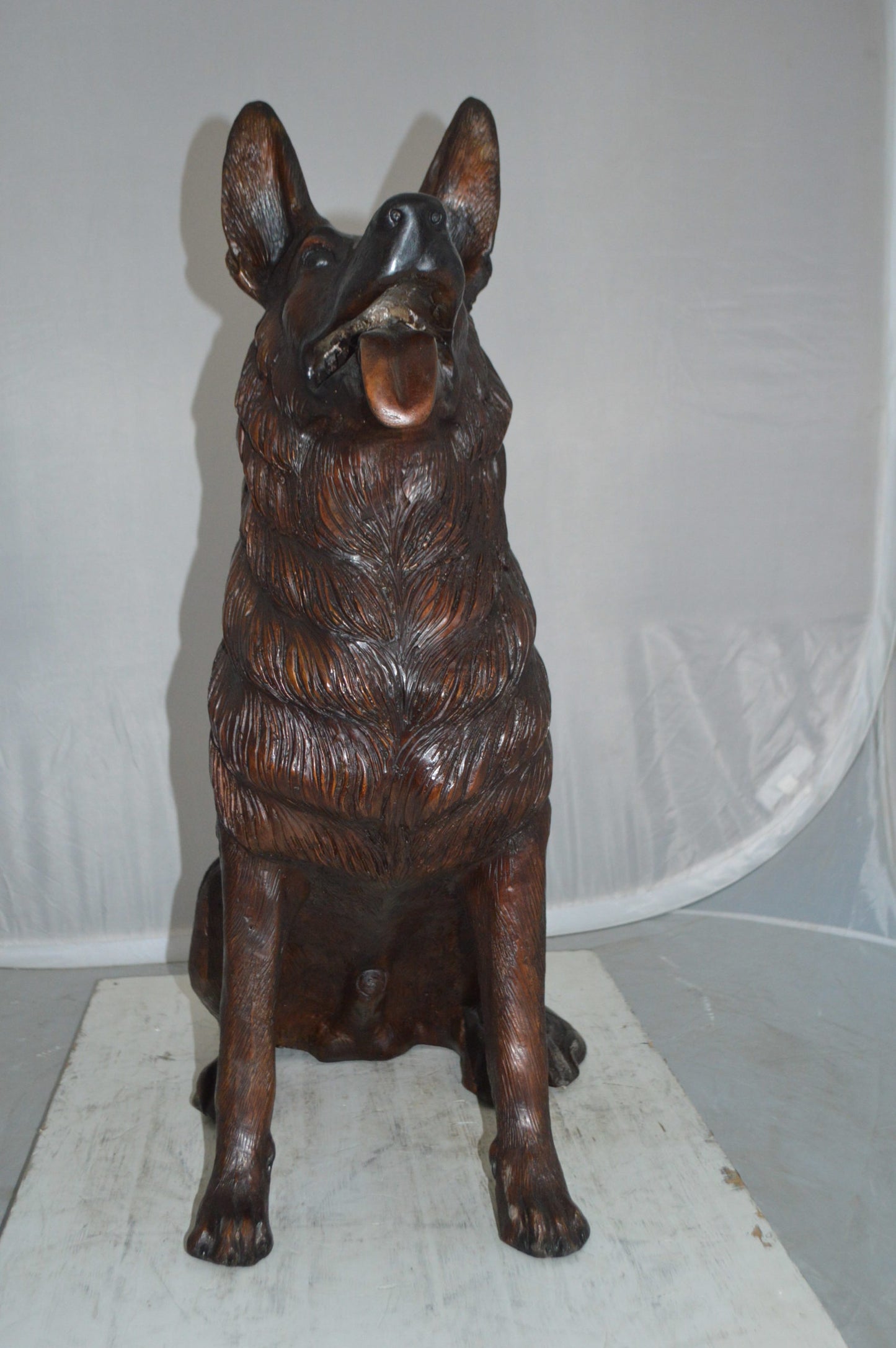 Nifao German Shepherd Alsatian dog bronze statue - Life-Size, Realistic Bronze Statue - Ideal for Home or Garden Decoration - Size: 23"L x 16"W x 30"H.