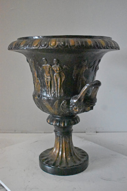 Pair of Beautiful Urns Bronze Statues - Size: 24"L x 24"W x 29"H.