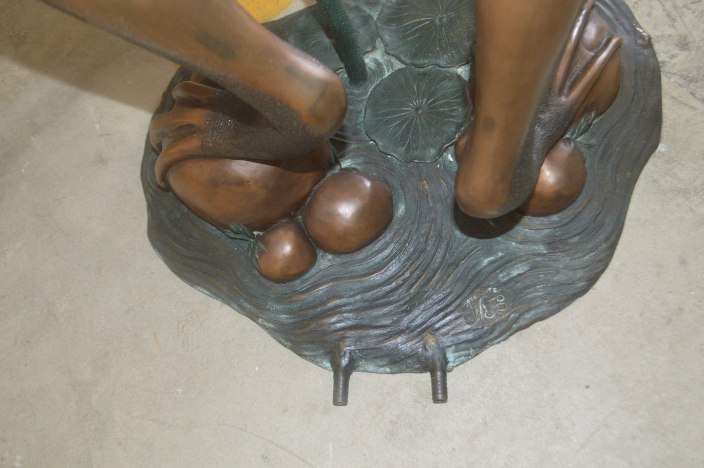 Frog with Umbrella Fountain Bronze Statue -  Size: 22"L x 22"W x 43"H.