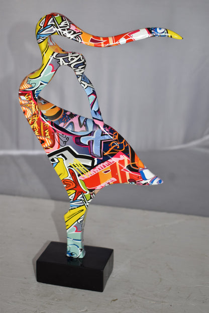 Gone With The Wind Modern Graffiti Resin Statue Size: 9" x 3" x 14"H