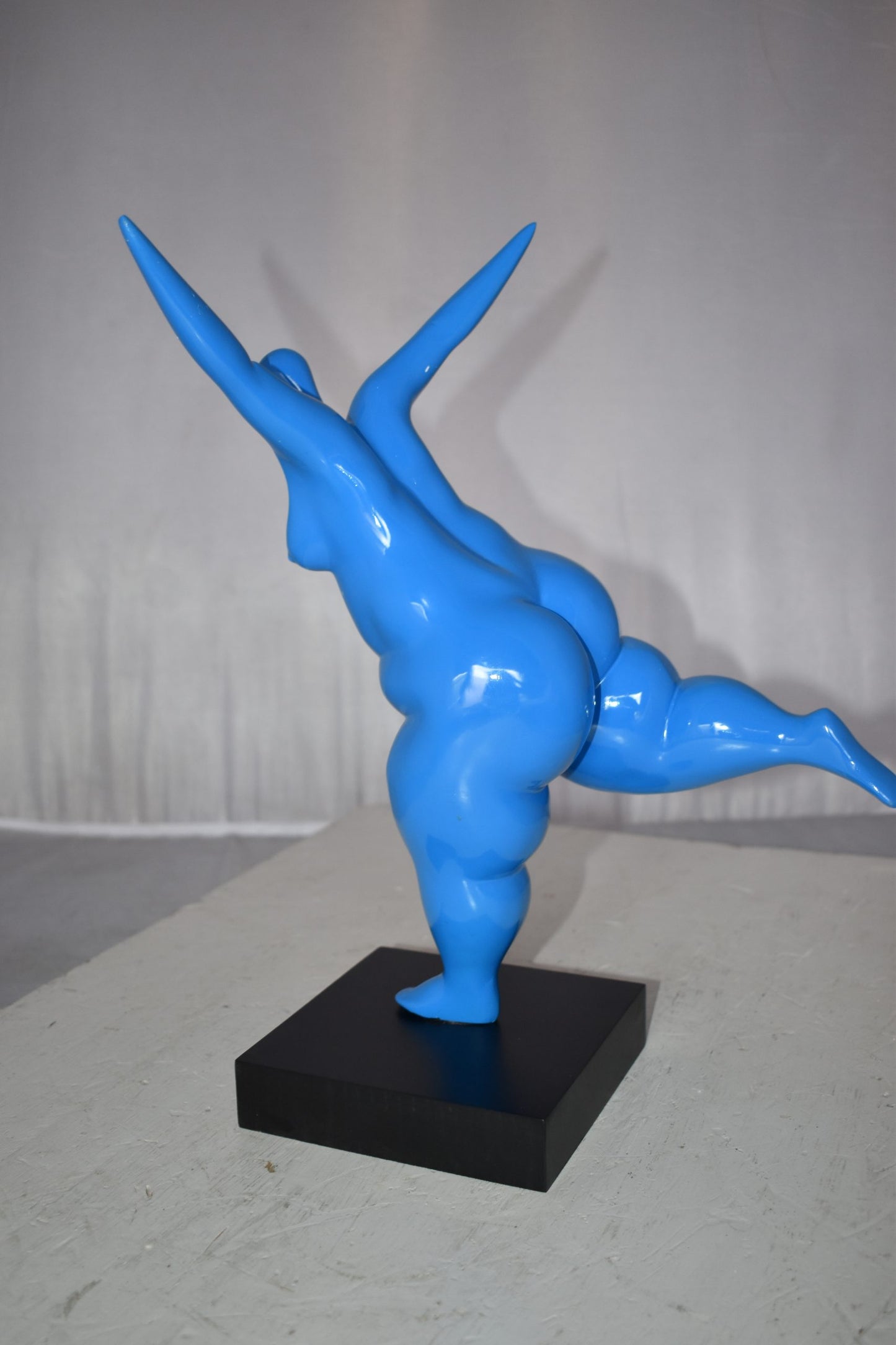 Modern art Voluptuous Blue Lady Standing on one Leg resin statue  14 x 9" x 15"H