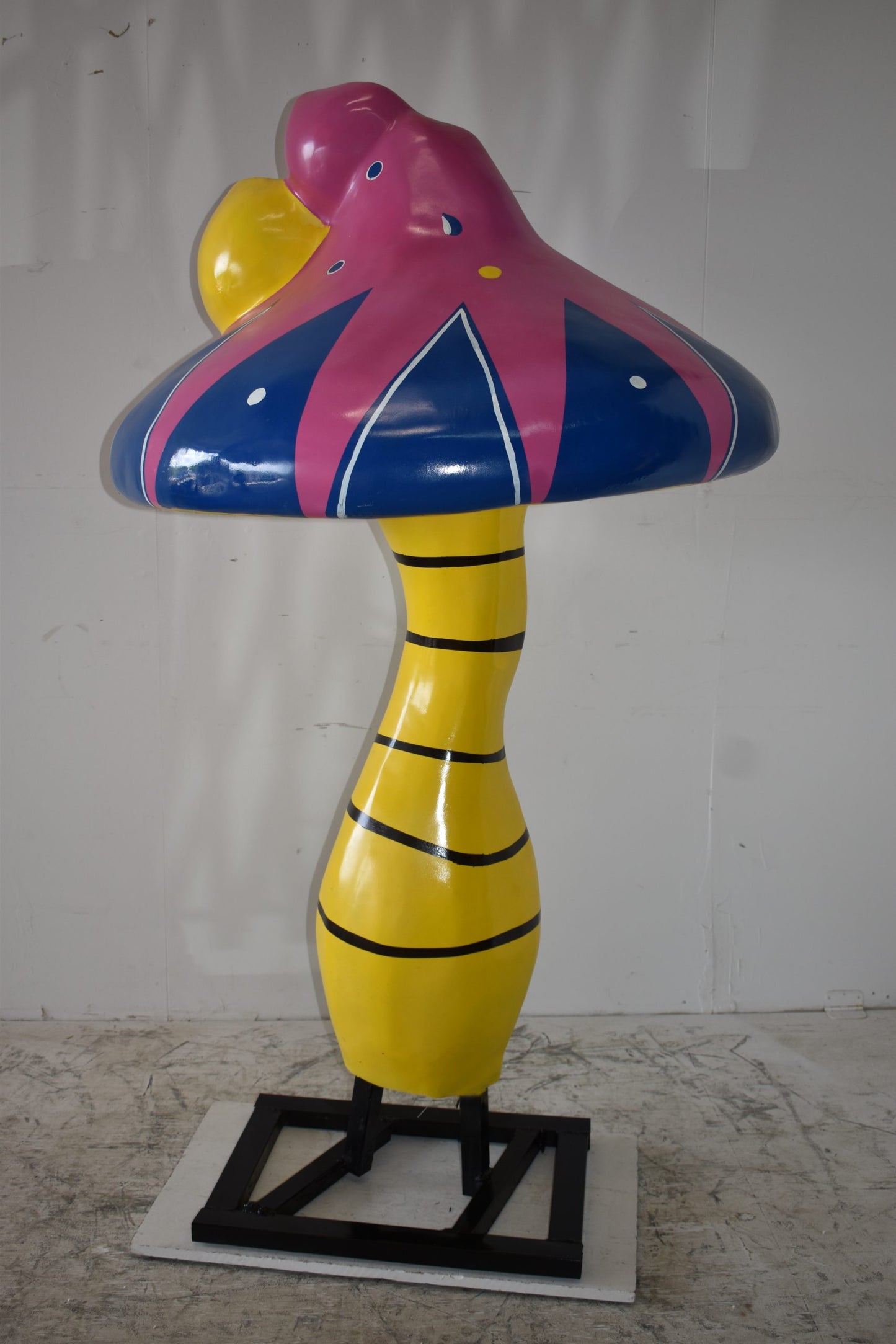 Happy Giant Mushroom Made of Resin for Outdoors Indoors Size: 43" x 43" x 68"H