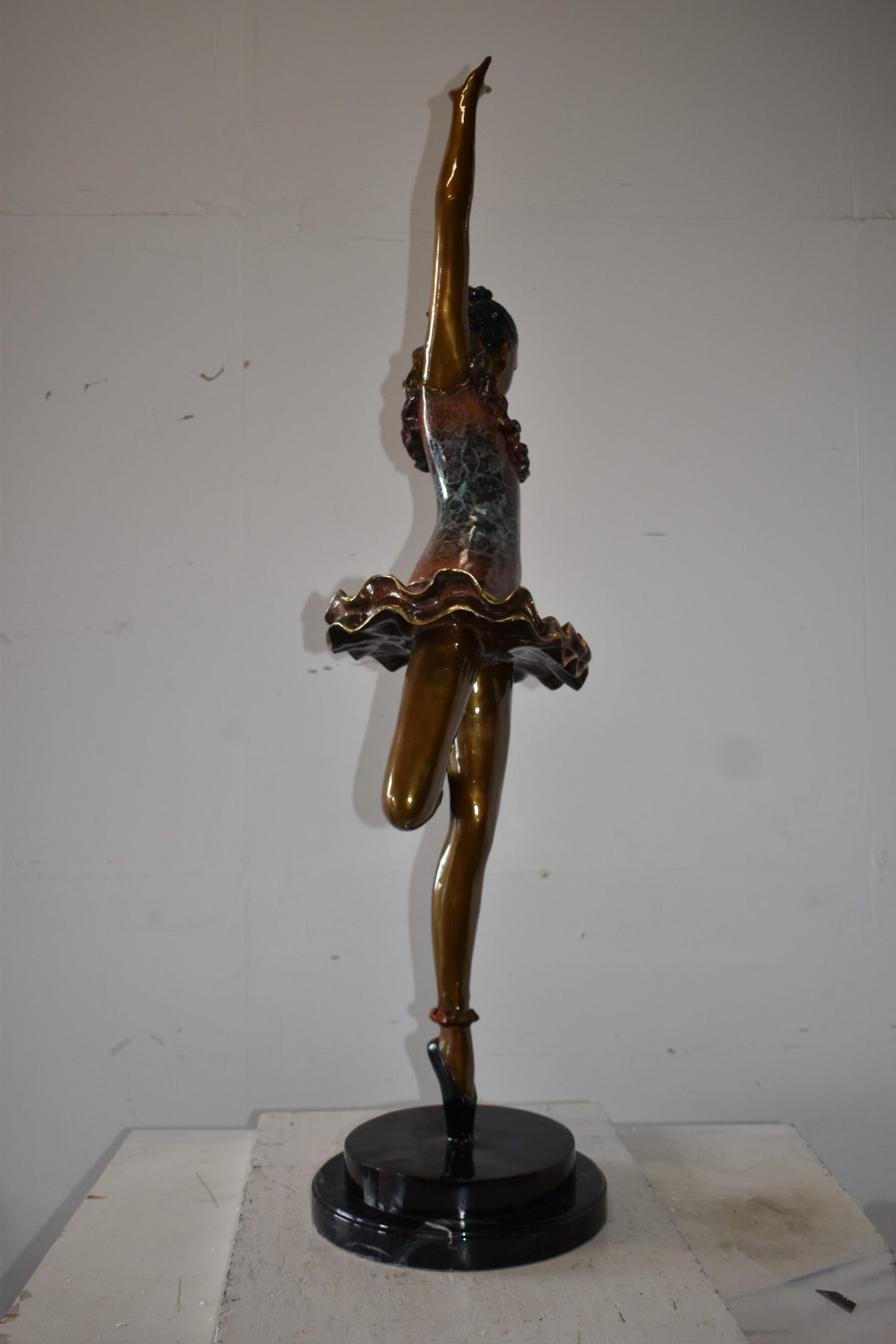 Ballet Dancer Ballerina on her Tippy Toes Bronze Statue