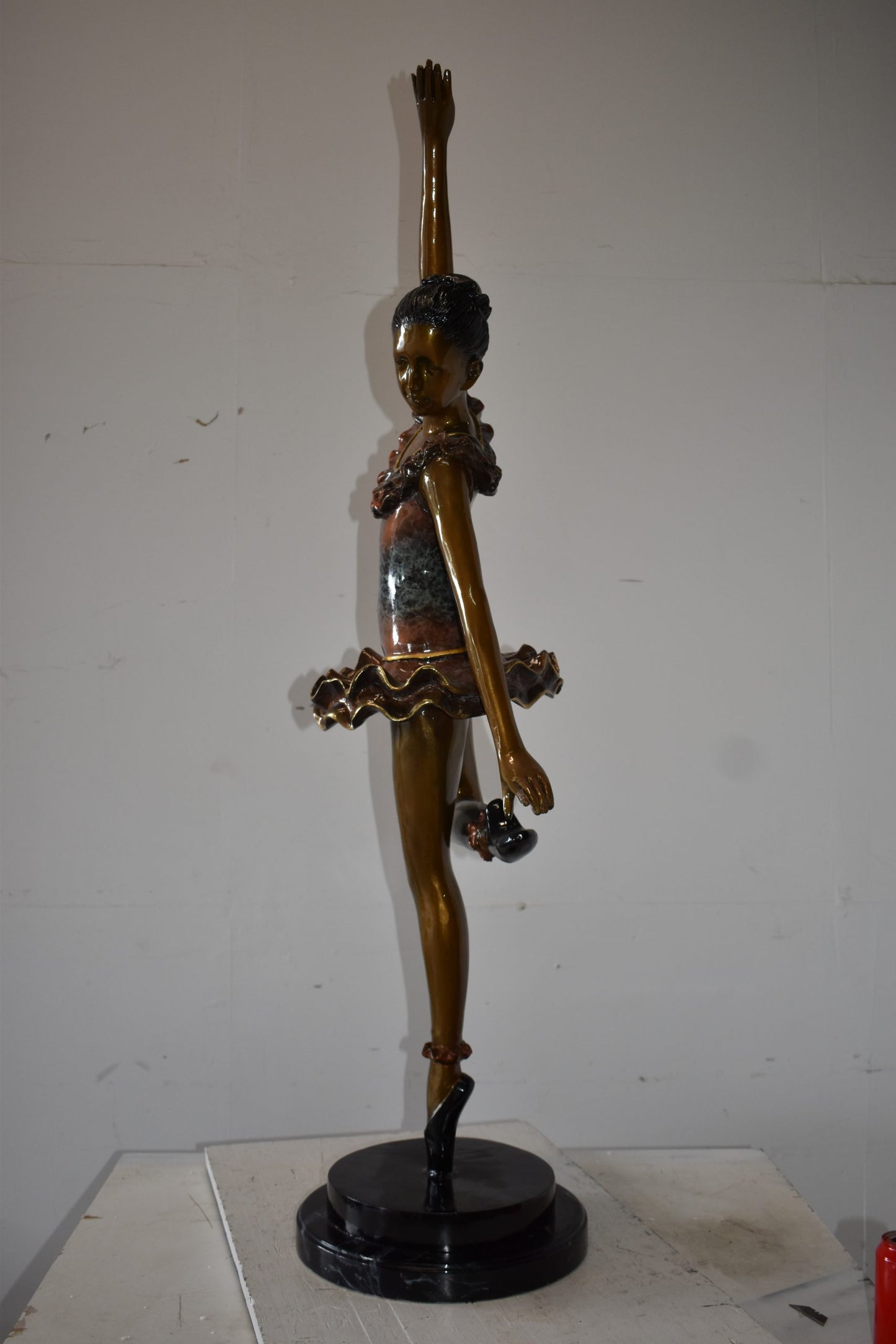 Ballet Dancer Ballerina on her Tippy Toes Bronze Statue
