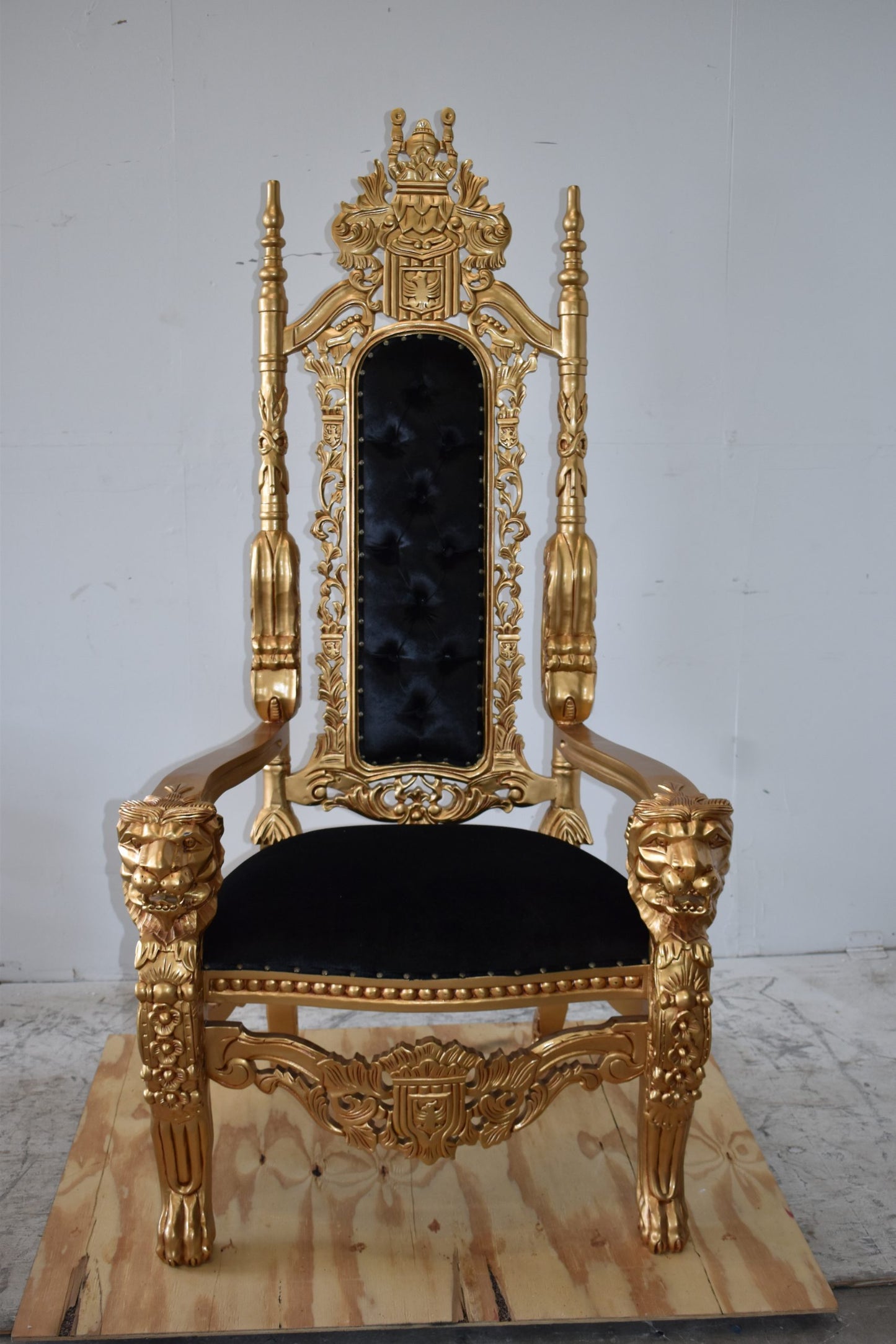 Gold and Black Fabric Lion Chair Size: 70" x 36" x 26"H