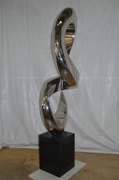 Modern arts large statue CC3 -  Size: 30"L x 20"W x 99"H.