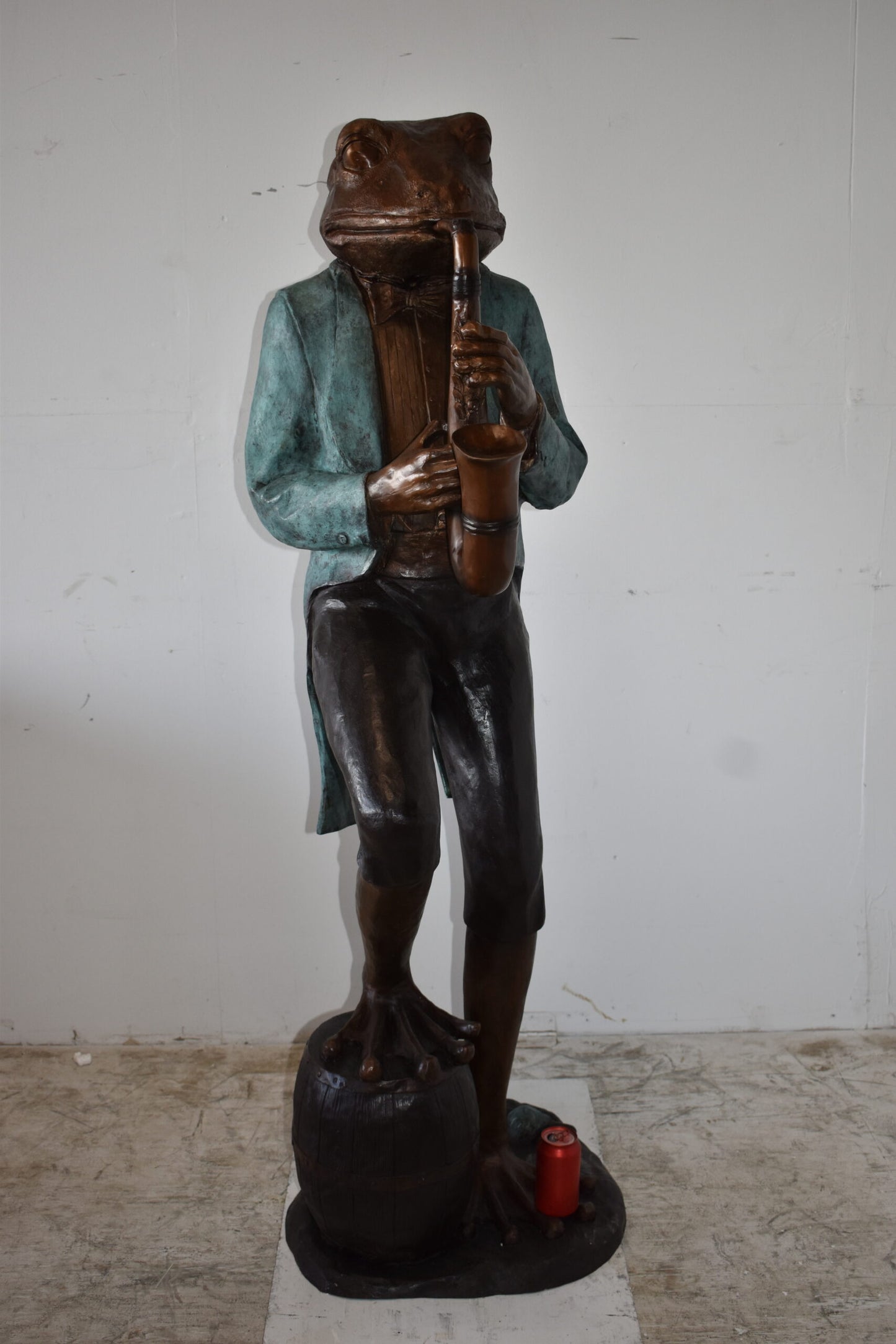 Frog Playing Saxophone Gracefully Bronze Statue Size: 22" x 20" x 65"H