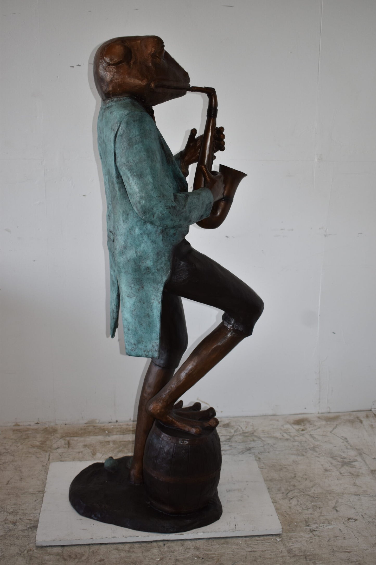 Frog Playing Saxophone Gracefully Bronze Statue Size: 22" x 20" x 65"H