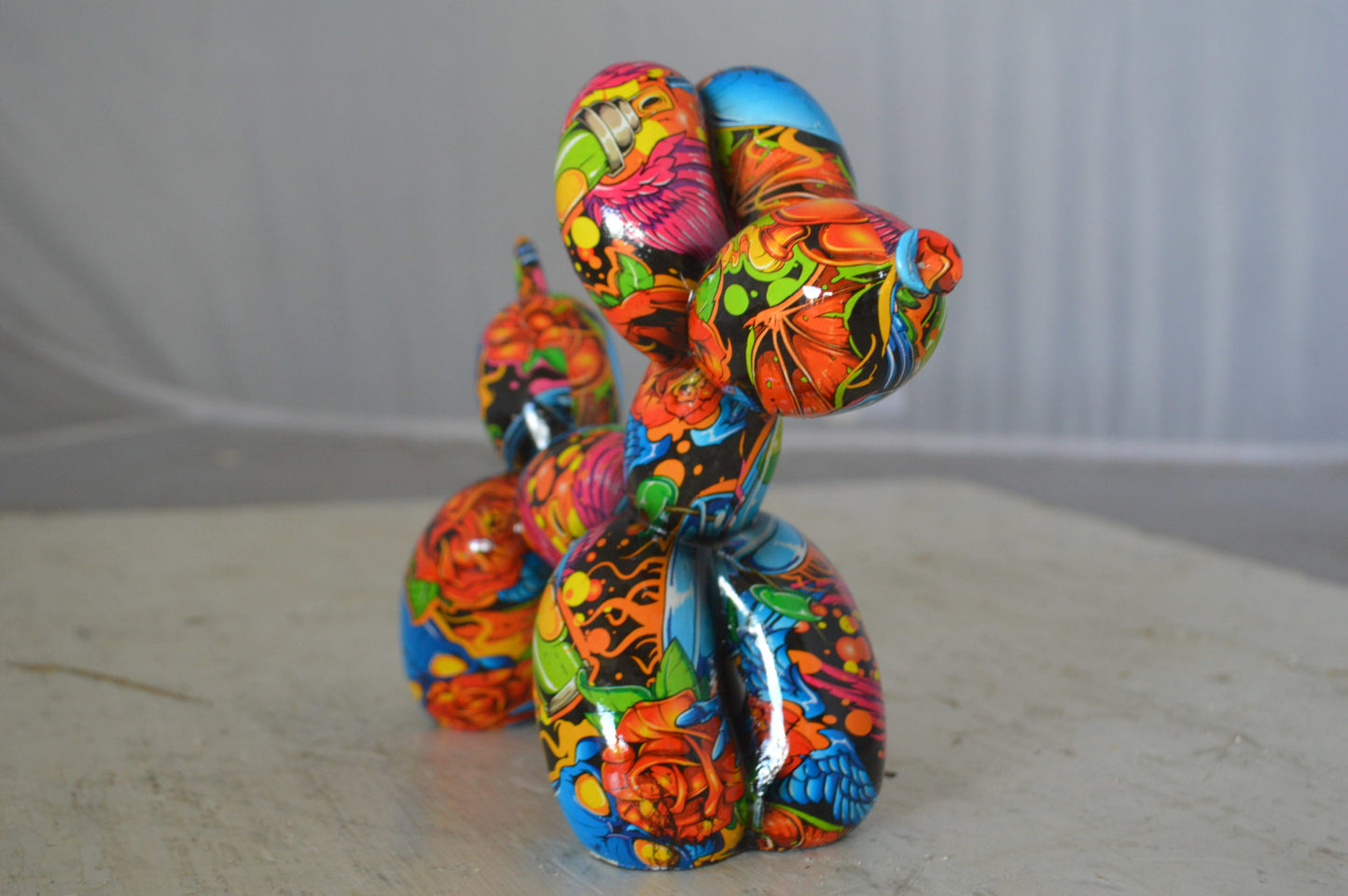 Graffiti balloon dog Resin statue - Size: 9"L x 4"W x 7"H.