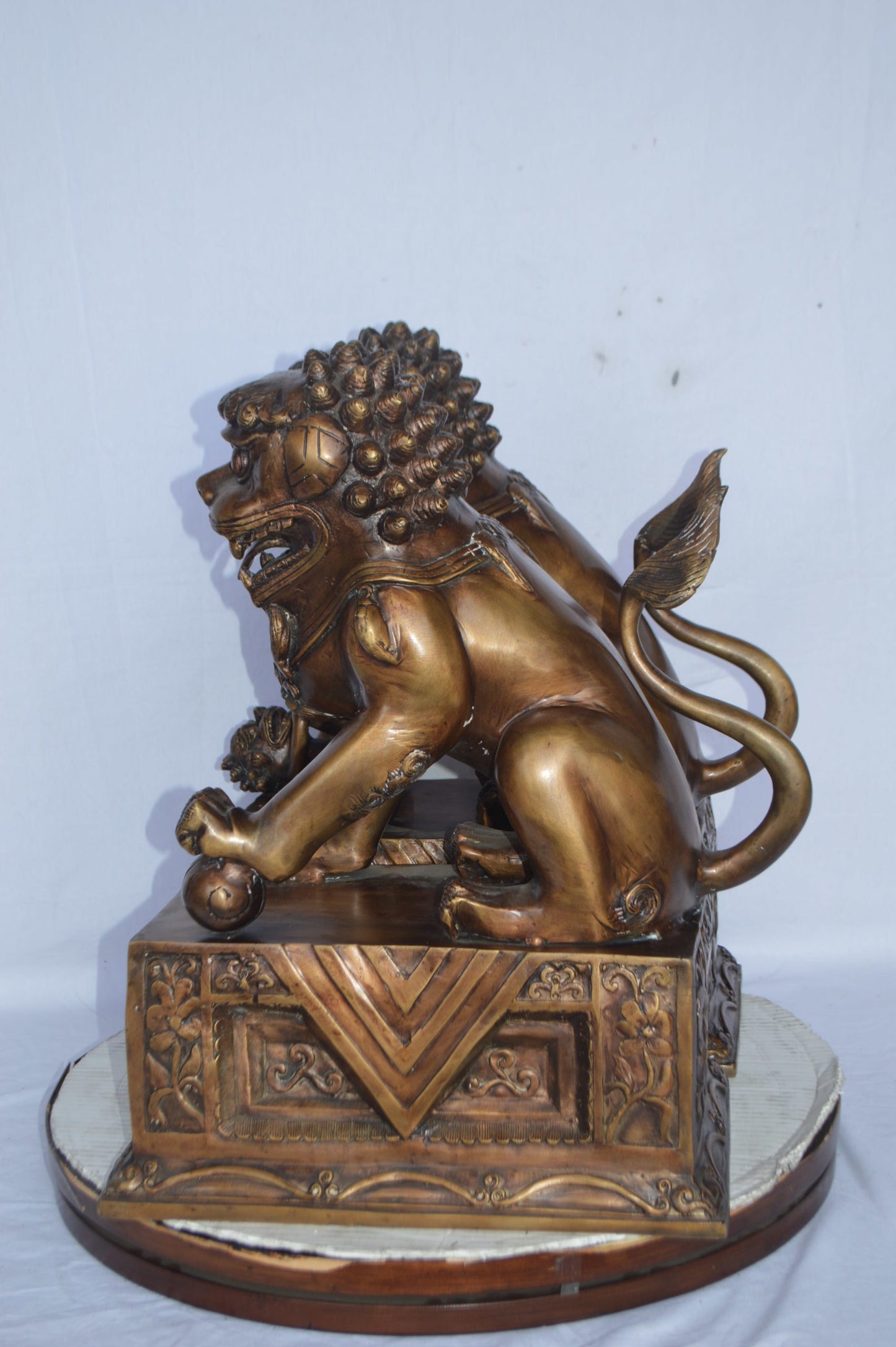 Pair of Foo Dogs bronze statues  -  Size: 20"L x 10"W x 23"H. 40 LB each
