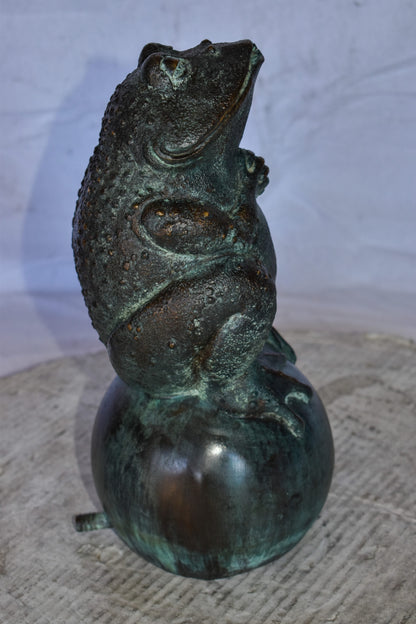 Frog With Green Patina Bronze Fountain Statue