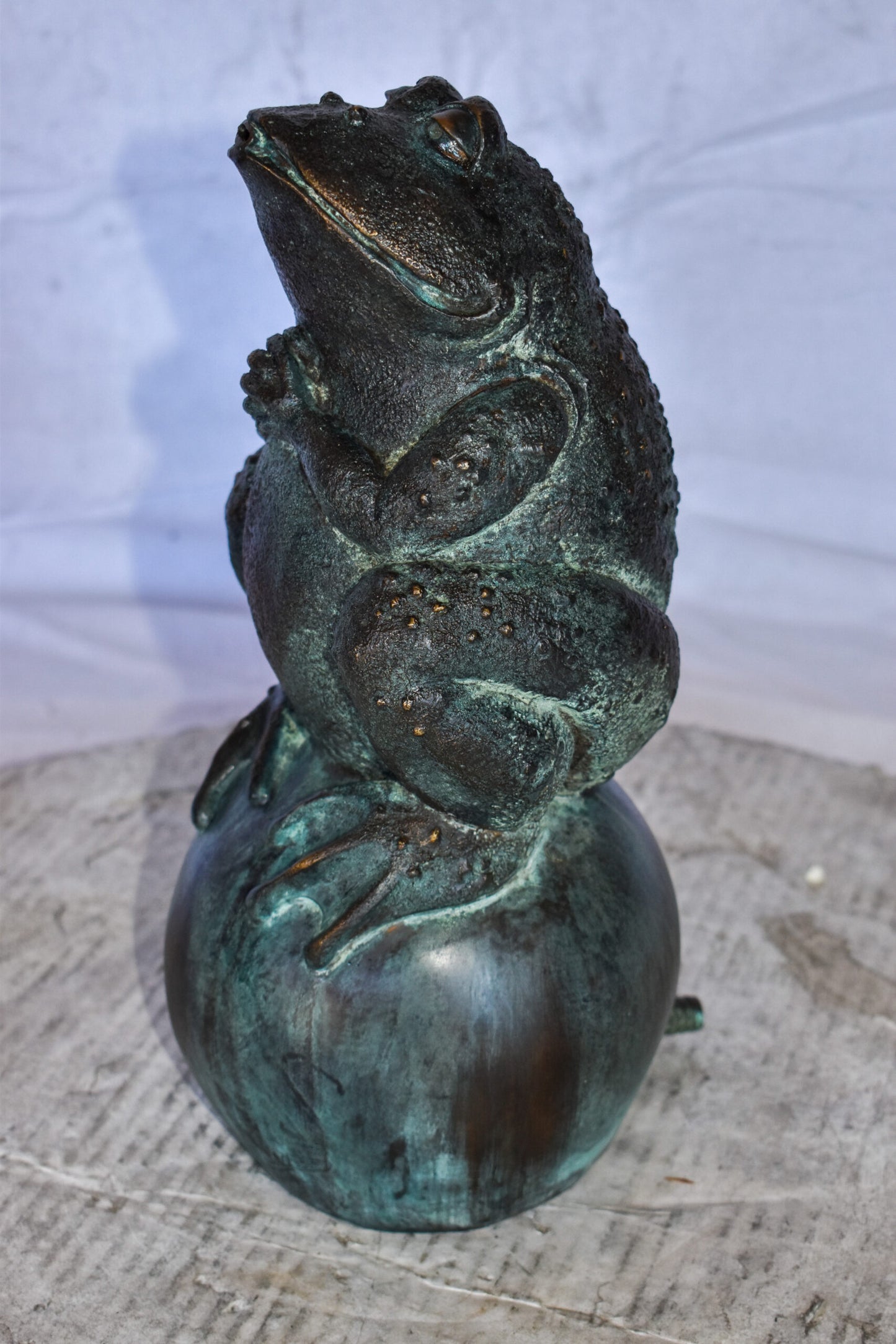 Frog With Green Patina Bronze Fountain Statue