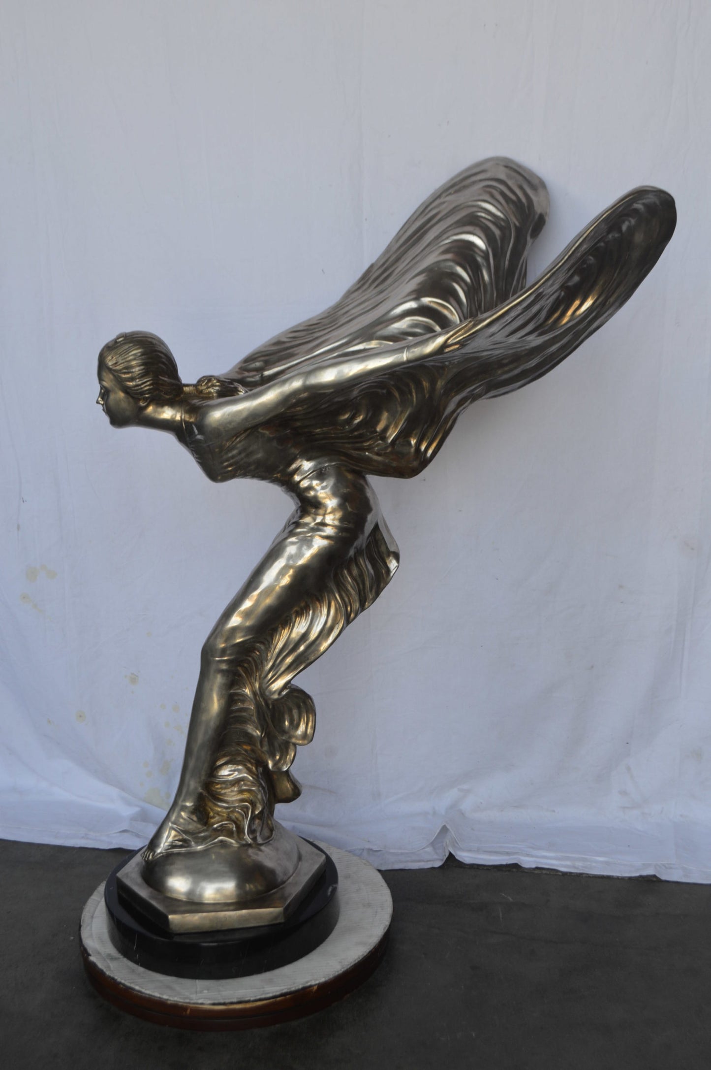 Giant Rolls Royce bronze statue - Size: 30"L x 36"W x 57"H.