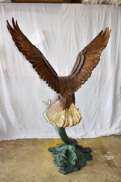 Giant Eagle in Action Looking for Prey Bronze Statue Size: 60" x 40" x 78"H